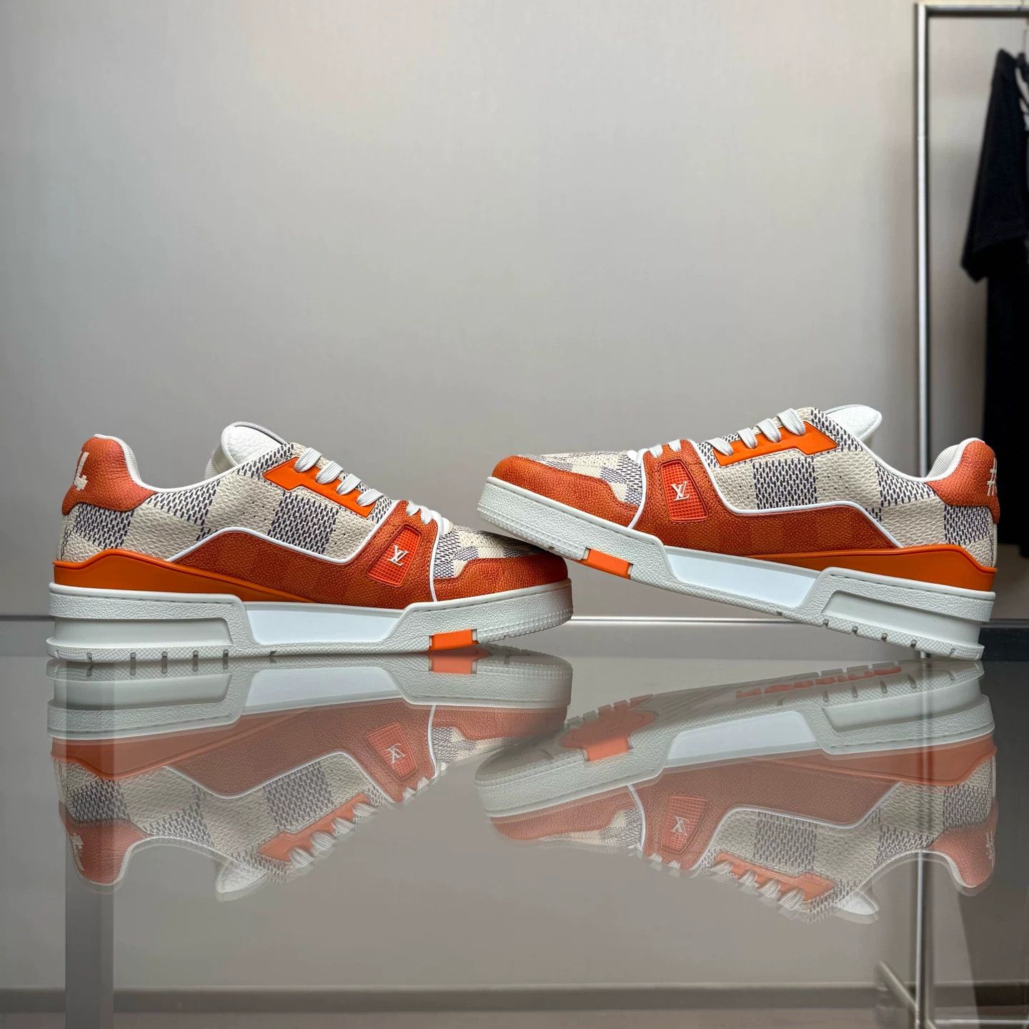 Louis Vuitton Louis Vuitton LV TRAINER White Orange Size US 8.5 / EU 41-42 - 6 Thumbnail