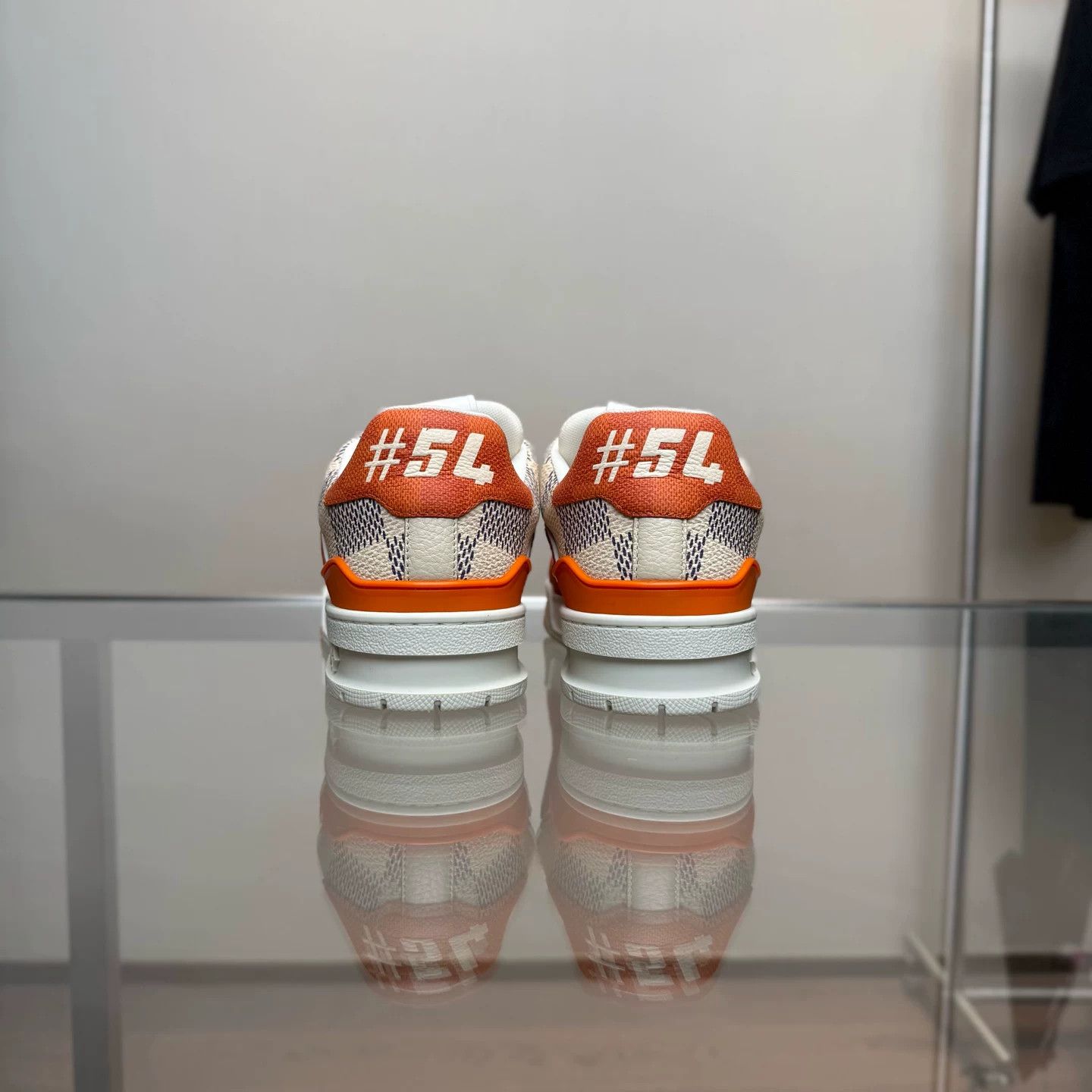 Louis Vuitton Louis Vuitton LV TRAINER White Orange Size US 8.5 / EU 41-42 - 4 Thumbnail