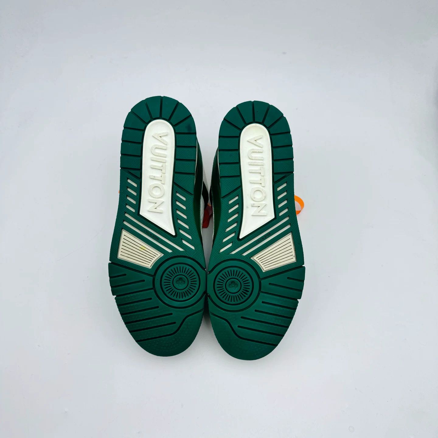 Louis Vuitton LV White Green Trainer Shoes Size US 8.5 / EU 41-42 - 6 Thumbnail