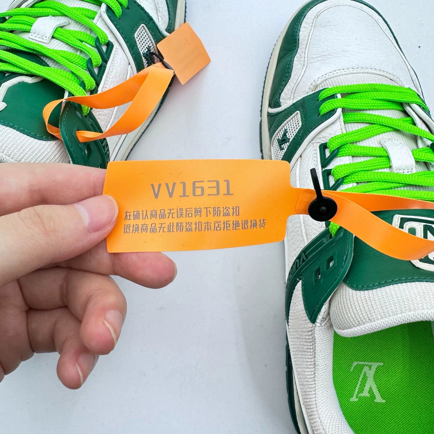 Louis Vuitton LV White Green Trainer Shoes Size US 8.5 / EU 41-42 - 8 Thumbnail
