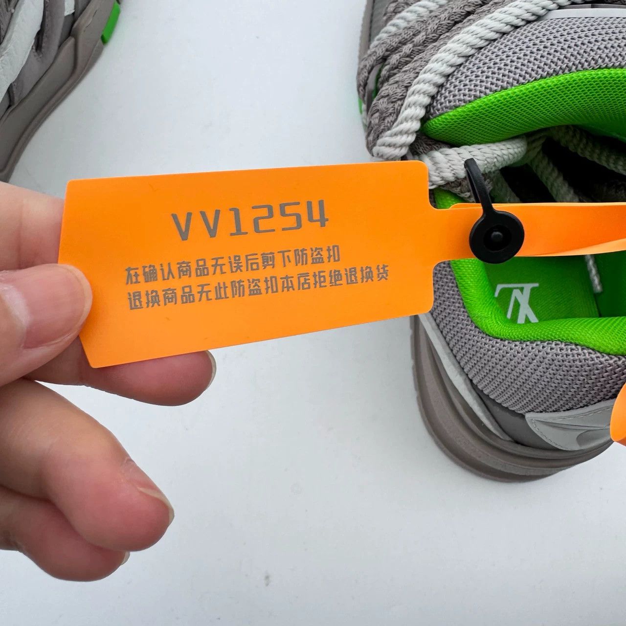 Louis Vuitton LV Gray Green Skate Shoes Size 35.5 Size US 4.5 / IT 34.5 - 6 Thumbnail