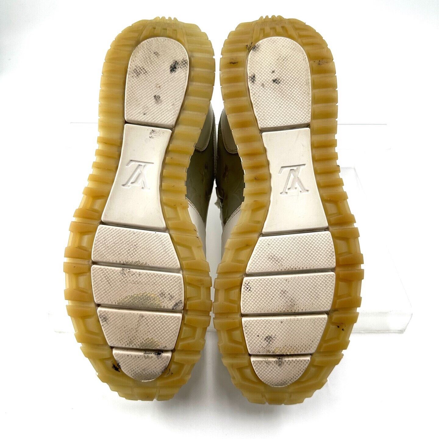Louis Vuitton Louis Vuitton Runaway White Monogram Sneakers Size US 7 / EU 40 - 4 Thumbnail