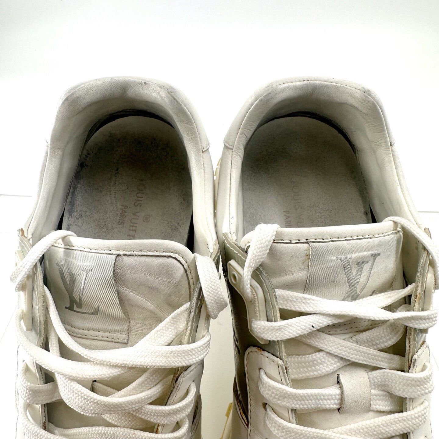 Louis Vuitton Louis Vuitton Runaway White Monogram Sneakers Size US 7 / EU 40 - 6 Thumbnail