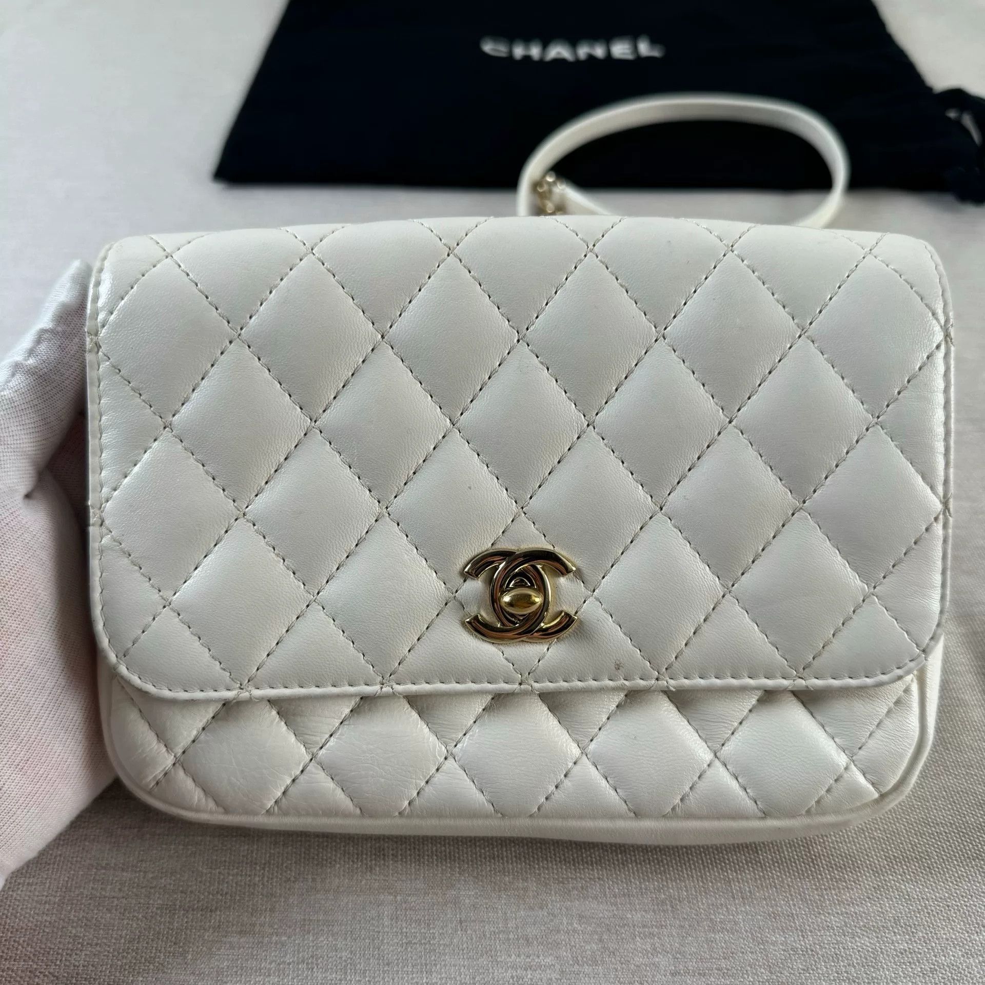 Chanel Pre-loved Bag Very good condition Size ONE SIZE - 6 Thumbnail