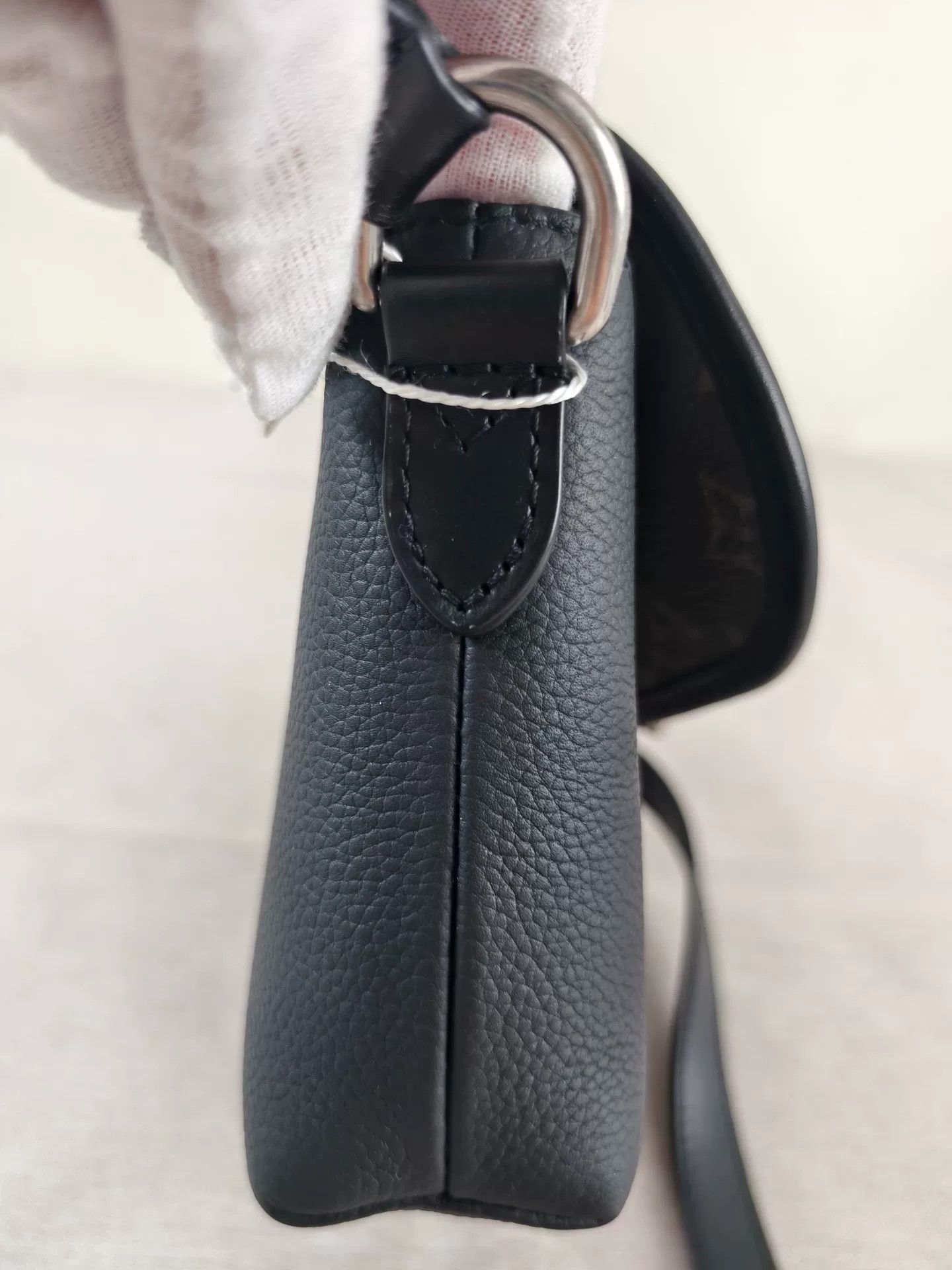 Louis Vuitton Pre-loved Bag Very good condition Size ONE SIZE - 5 Thumbnail