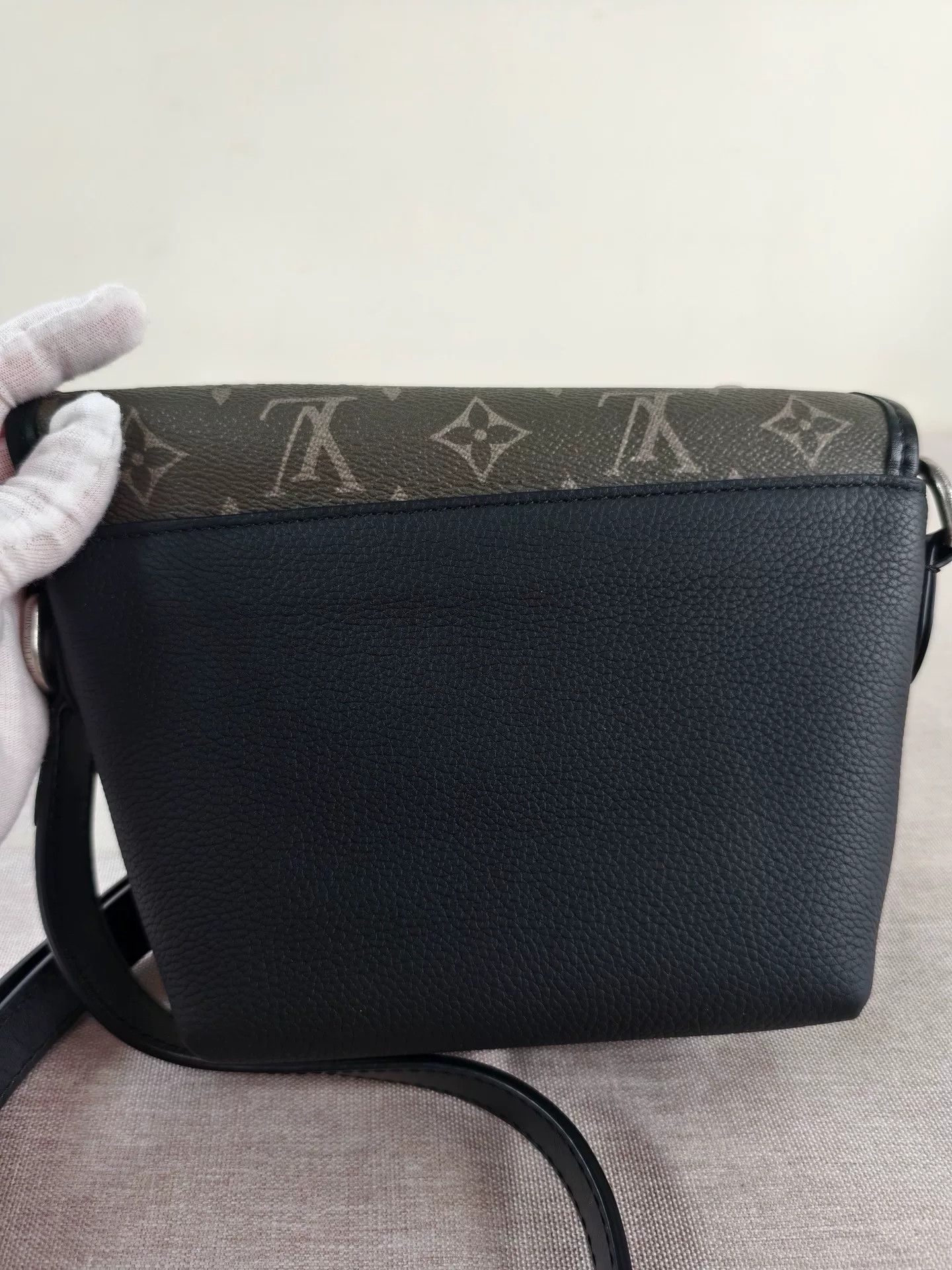 Louis Vuitton Pre-loved Bag Very good condition Size ONE SIZE - 3 Thumbnail