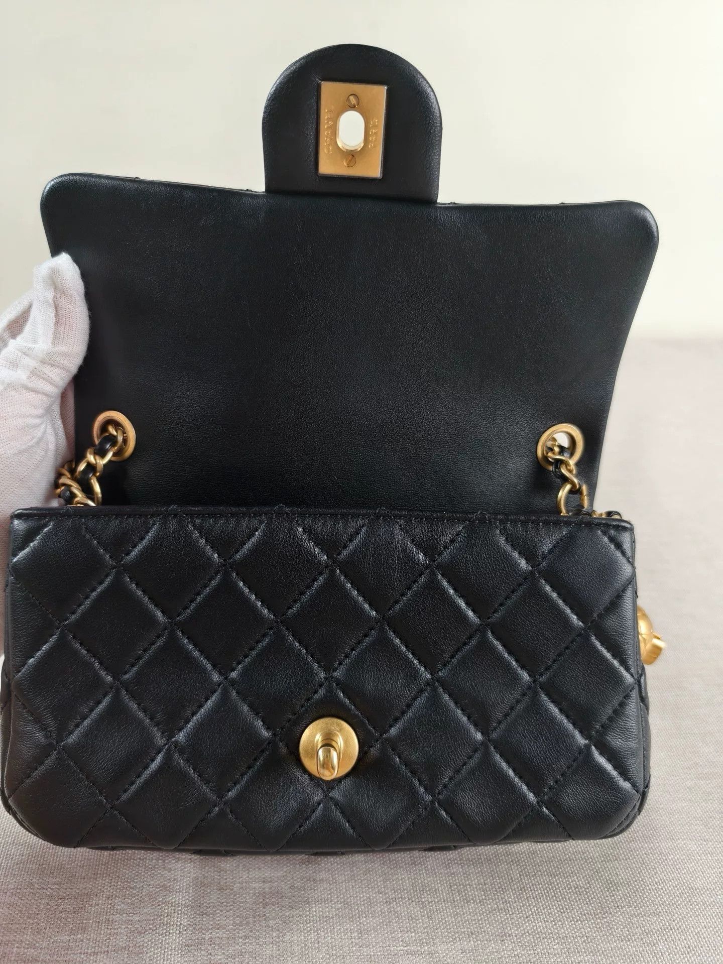 Chanel Pre-loved Bag Very good condition Size ONE SIZE - 8 Thumbnail