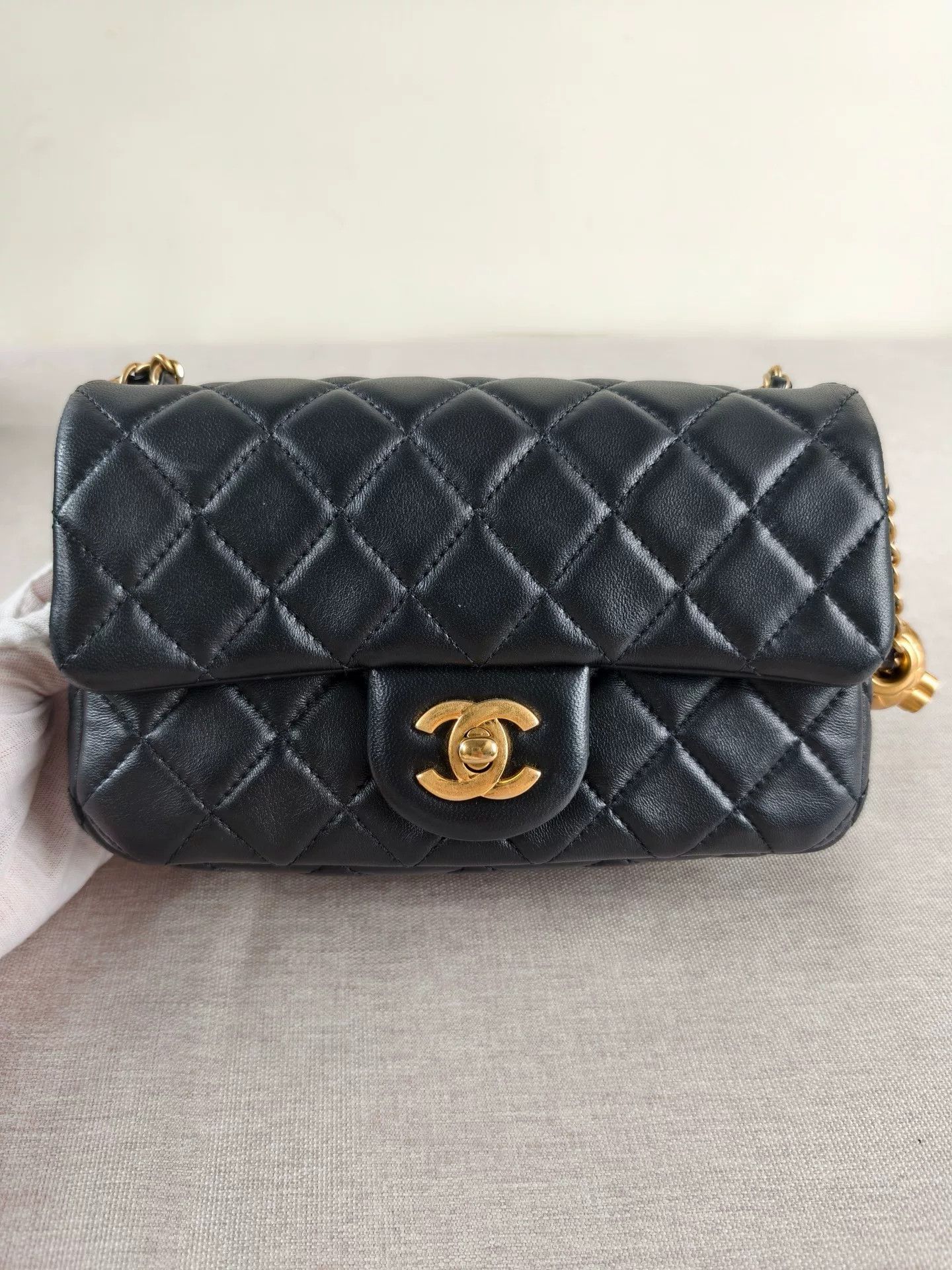 Chanel Pre-loved Bag Very good condition Size ONE SIZE - 9 Thumbnail