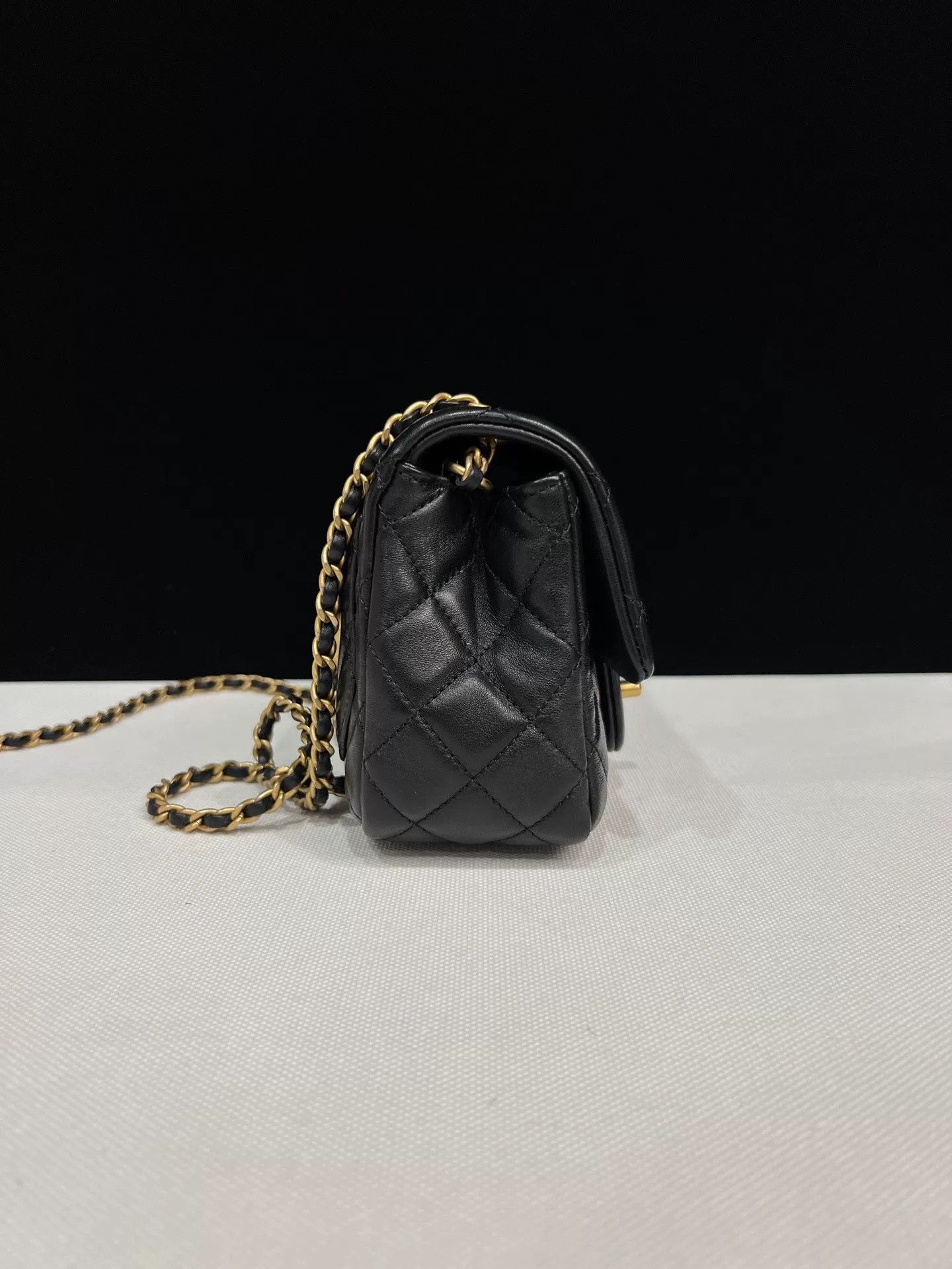 Chanel Pre-loved Bag Very good condition Size ONE SIZE - 5 Thumbnail