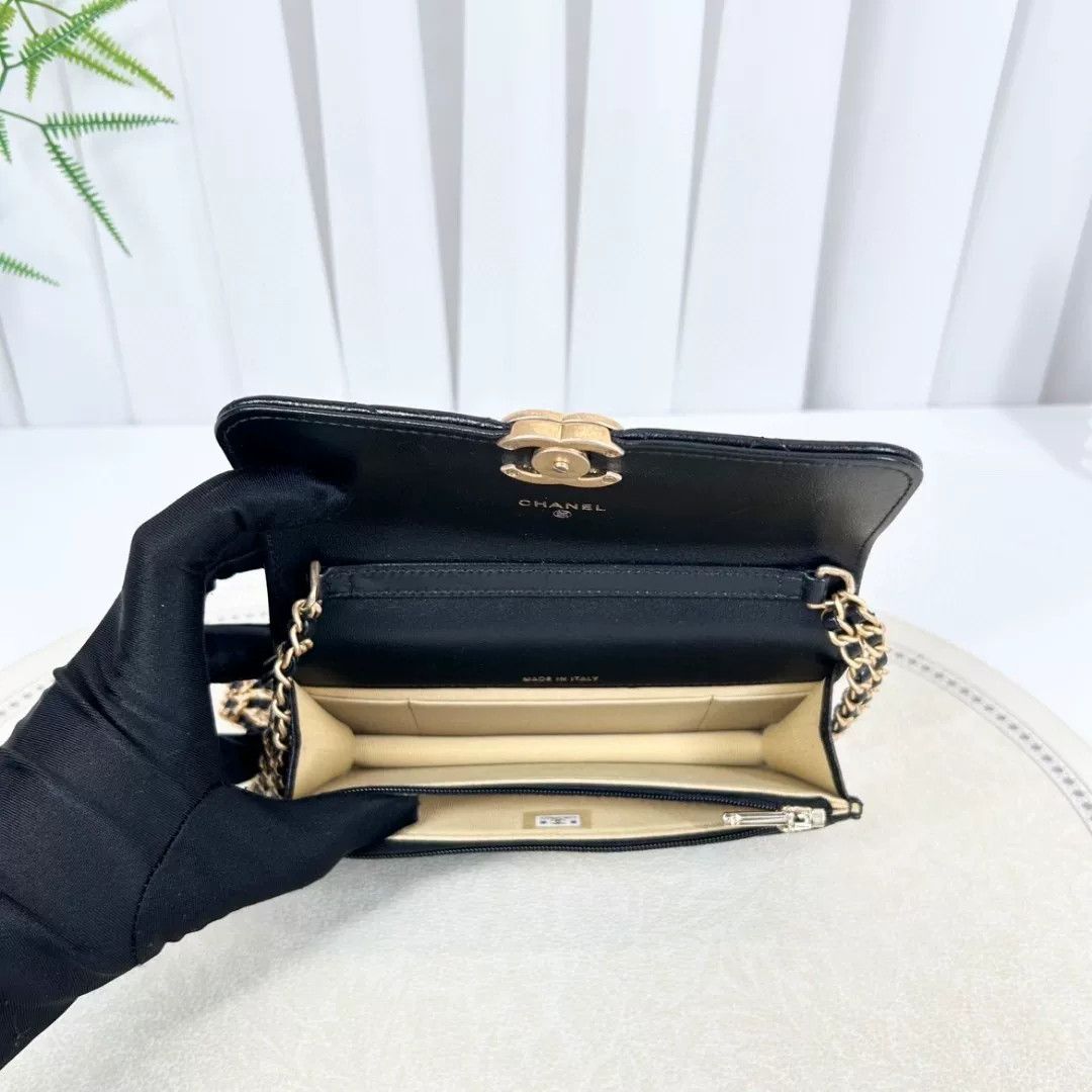 Chanel Pre-loved Bag Very good condition Size ONE SIZE - 3 Thumbnail