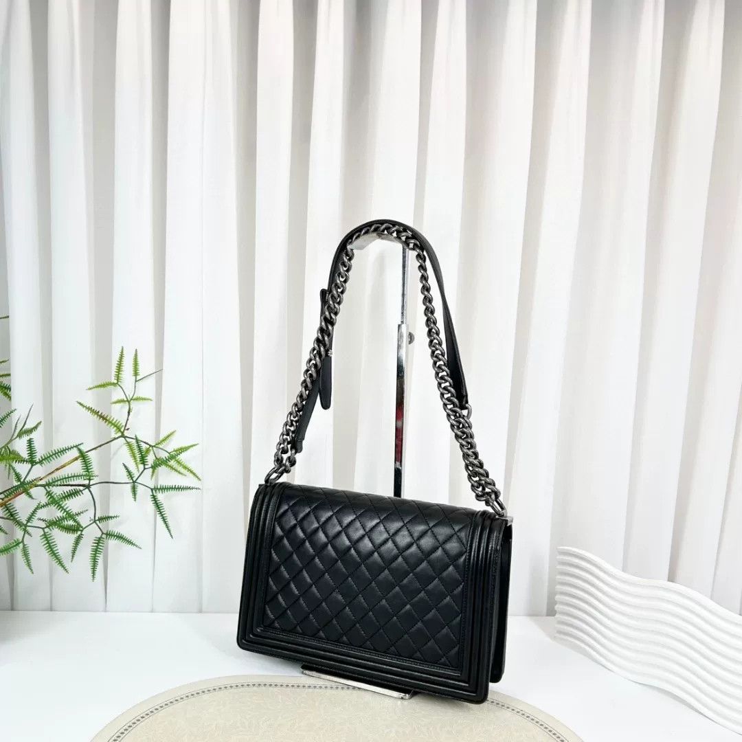 Chanel Pre-loved Bag Very good condition Size ONE SIZE - 2 Thumbnail