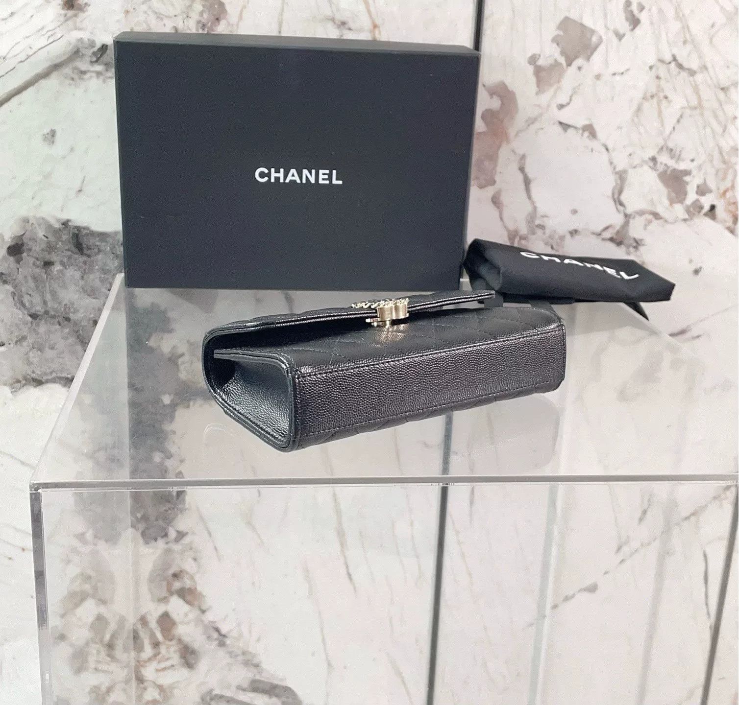 Chanel Pre-loved Bag Very good condition Size ONE SIZE - 5 Thumbnail