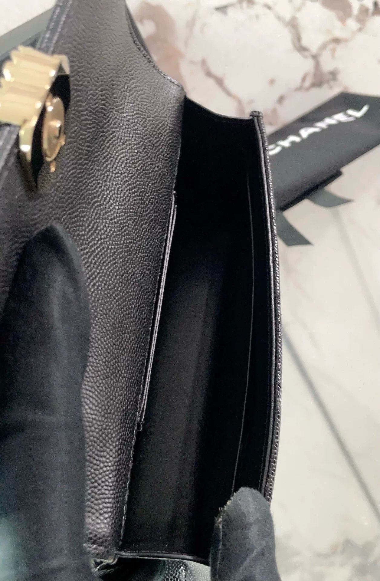 Chanel Pre-loved Bag Very good condition Size ONE SIZE - 9 Thumbnail