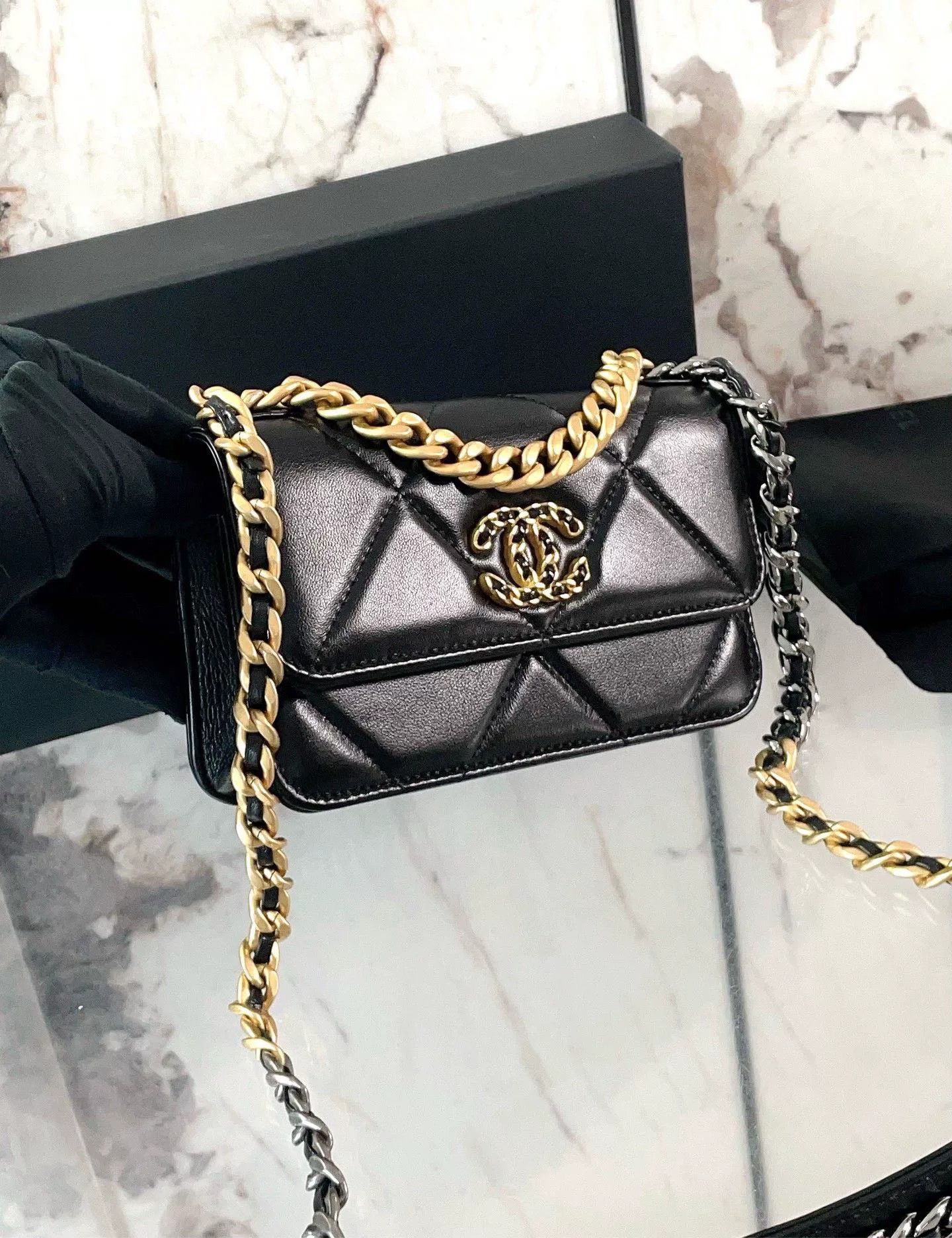 Chanel Pre-loved Bag Very good condition Size ONE SIZE - 6 Thumbnail