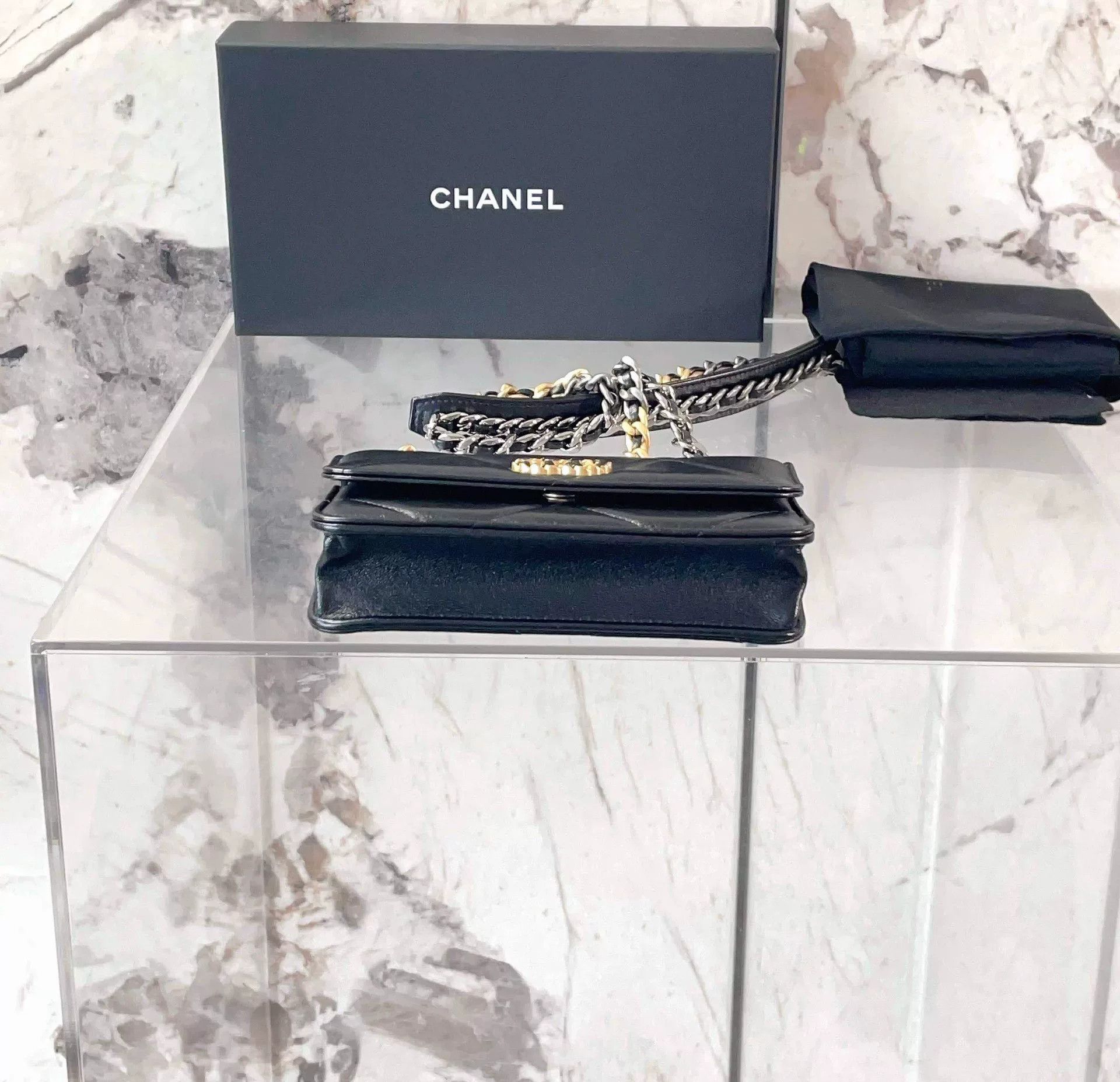 Chanel Pre-loved Bag Very good condition Size ONE SIZE - 4 Thumbnail