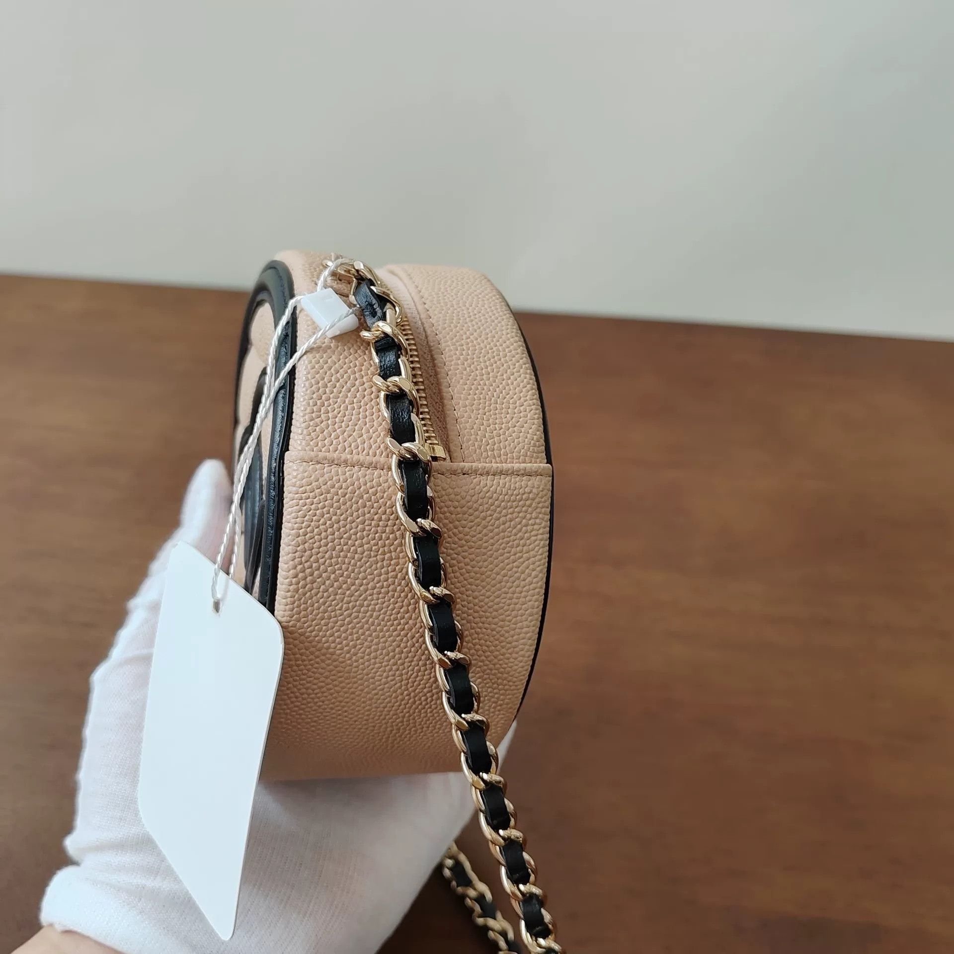 Chanel Pre-loved Bag Very good condition Size ONE SIZE - 3 Thumbnail