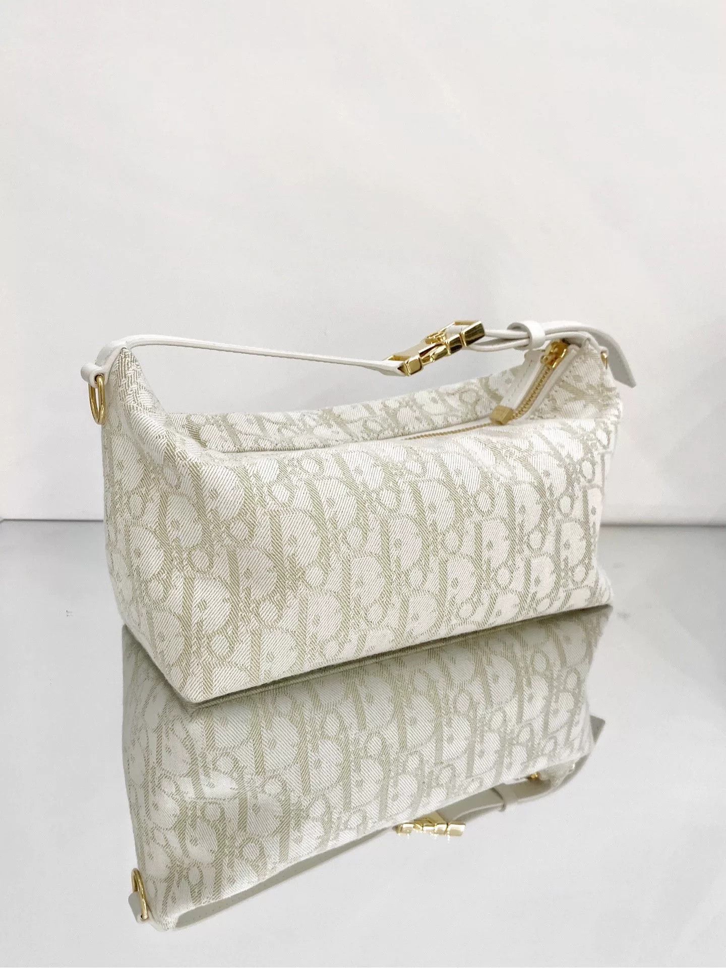Dior Pre-loved Bag Very good condition Size ONE SIZE - 4 Thumbnail