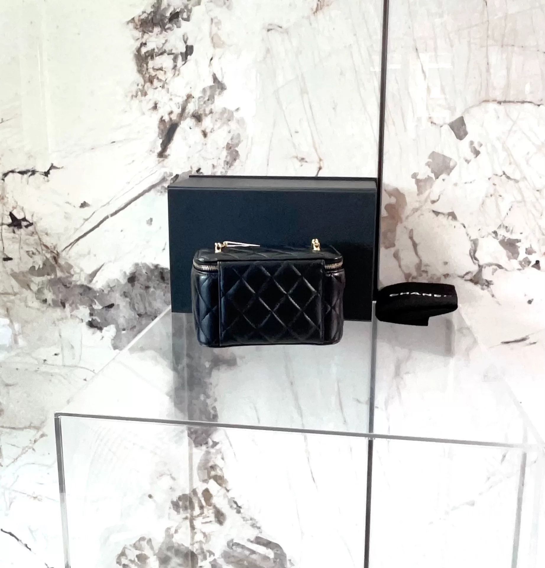 Chanel Pre-loved Bag Very good condition Size ONE SIZE - 2 Thumbnail