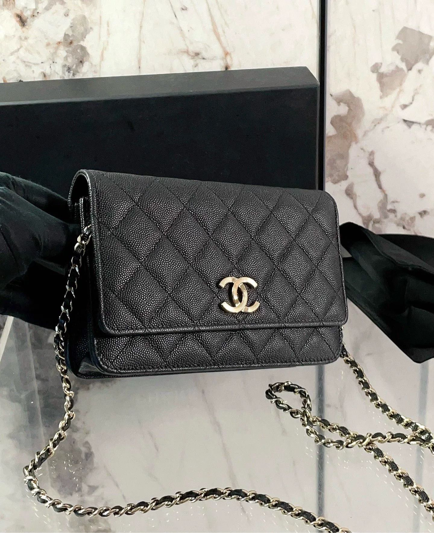 Chanel Pre-loved Bag Very good condition Size ONE SIZE - 6 Thumbnail