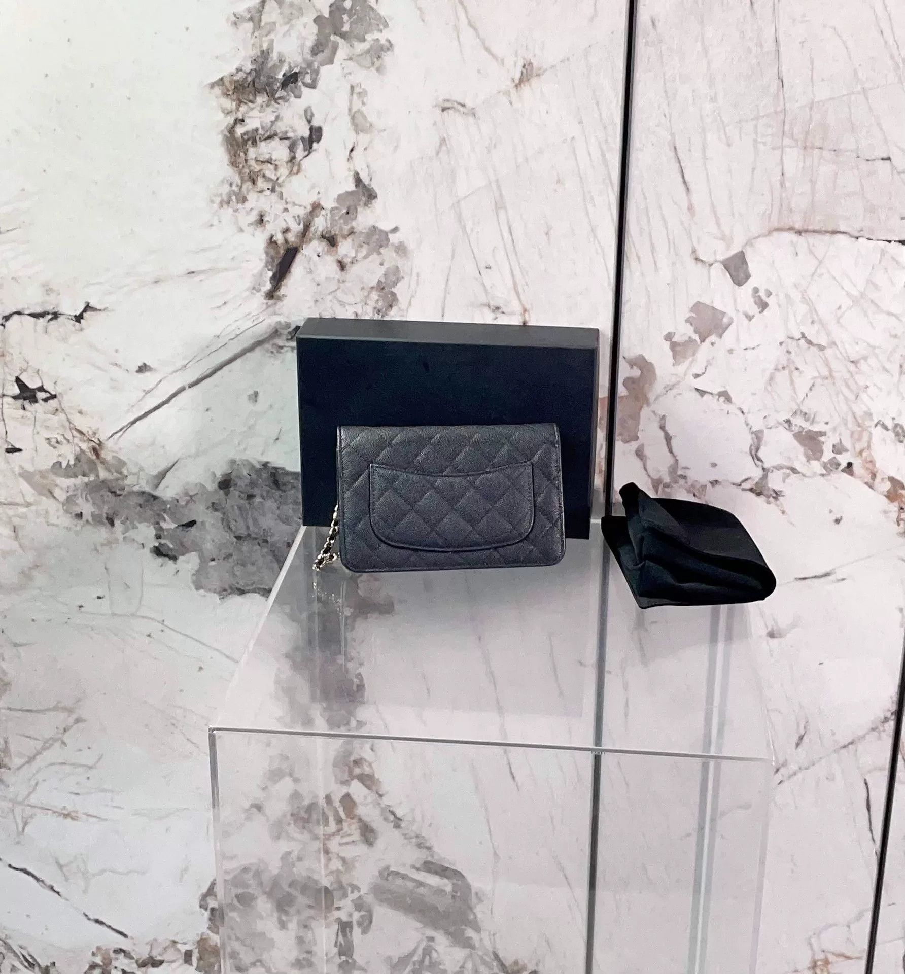 Chanel Pre-loved Bag Very good condition Size ONE SIZE - 2 Thumbnail