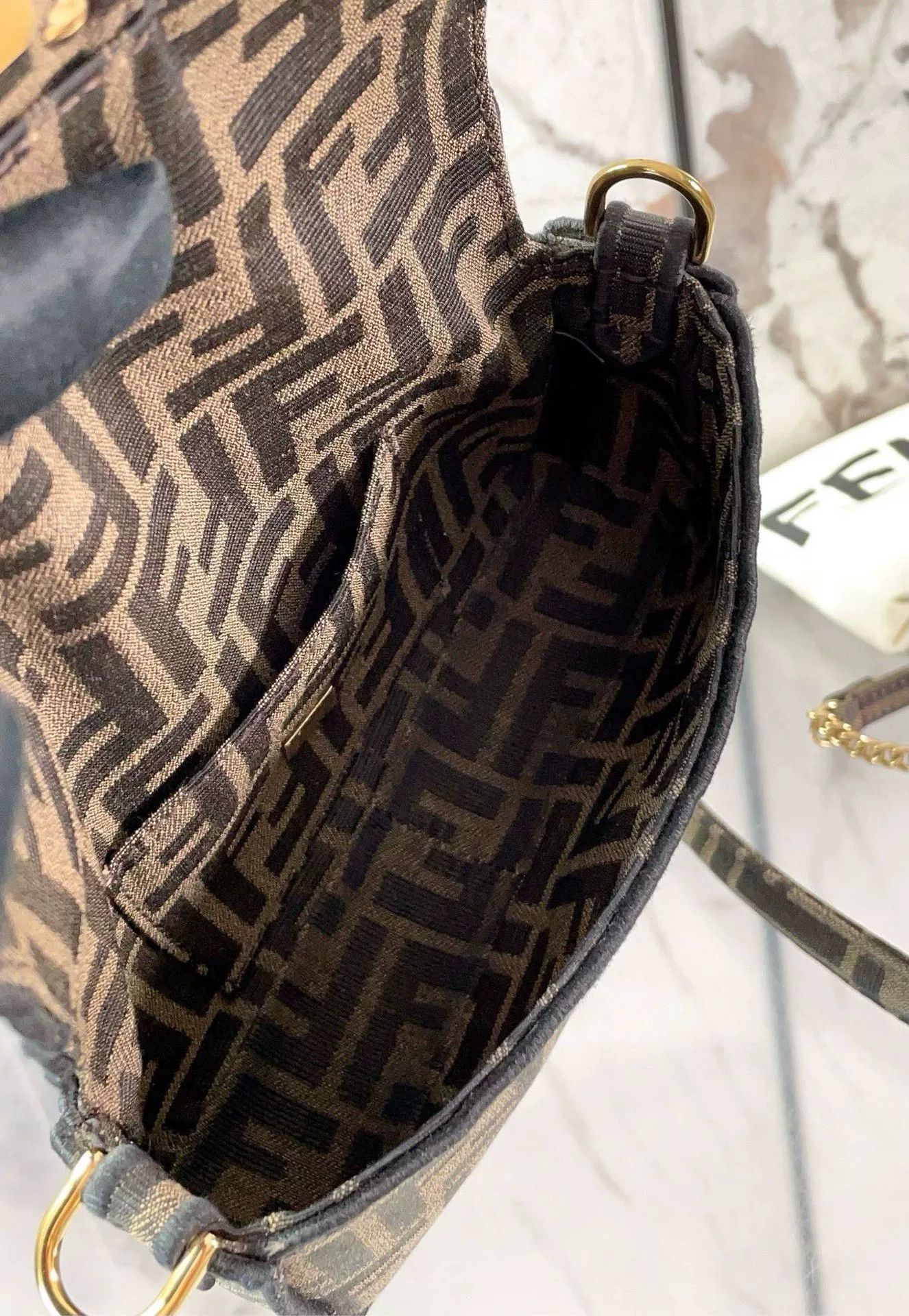 Fendi Pre-loved Bag Very good condition Size ONE SIZE - 9 Thumbnail