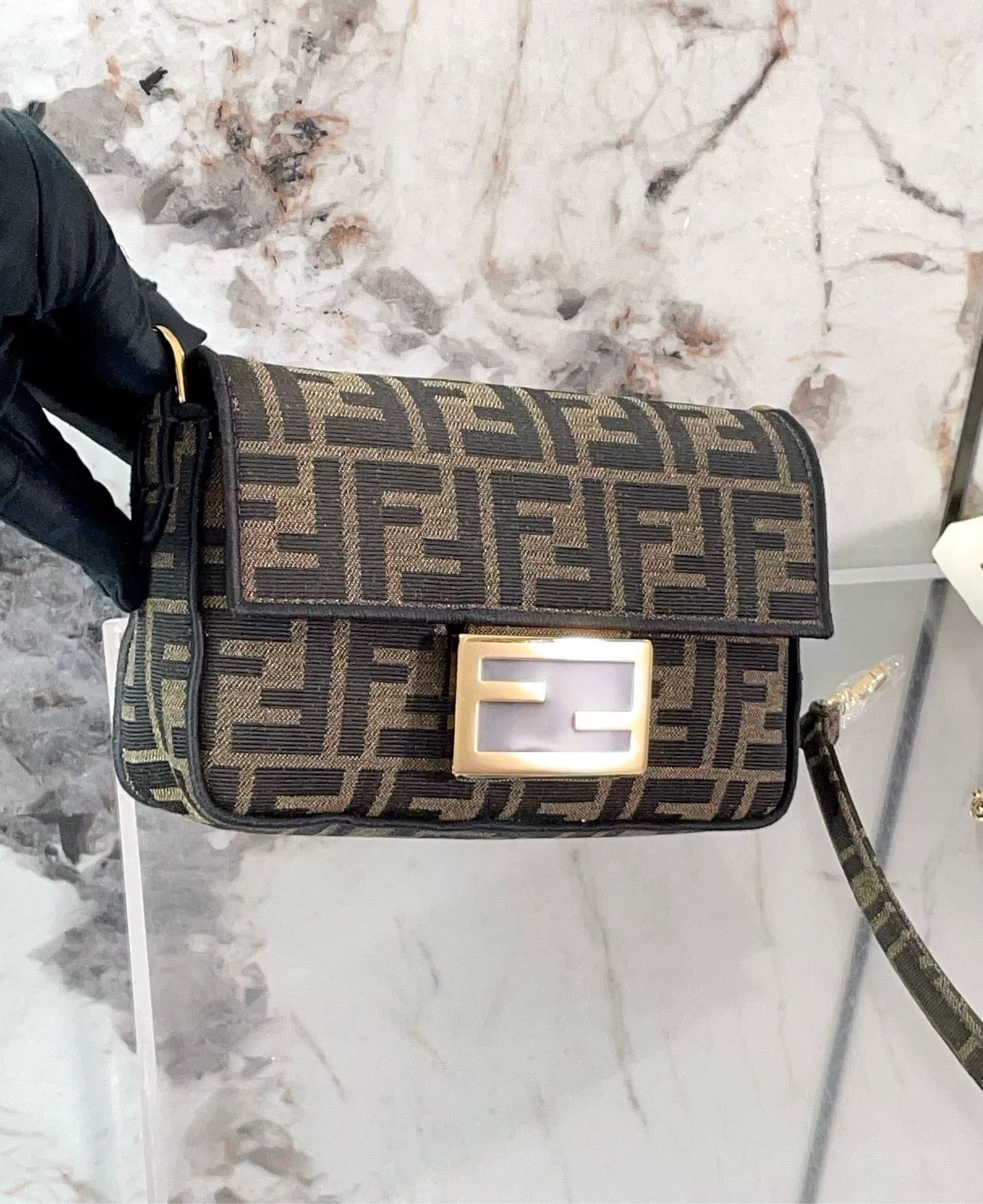 Fendi Pre-loved Bag Very good condition Size ONE SIZE - 6 Thumbnail