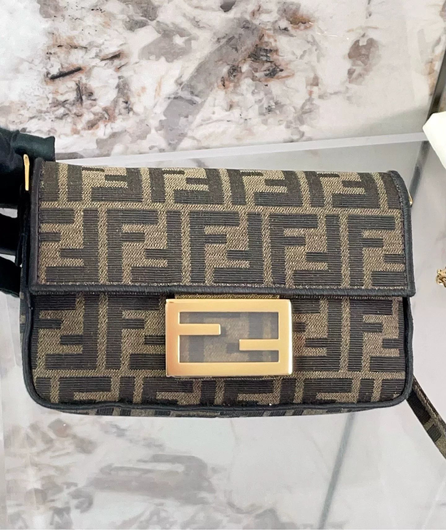Fendi Pre-loved Bag Very good condition Size ONE SIZE - 7 Thumbnail