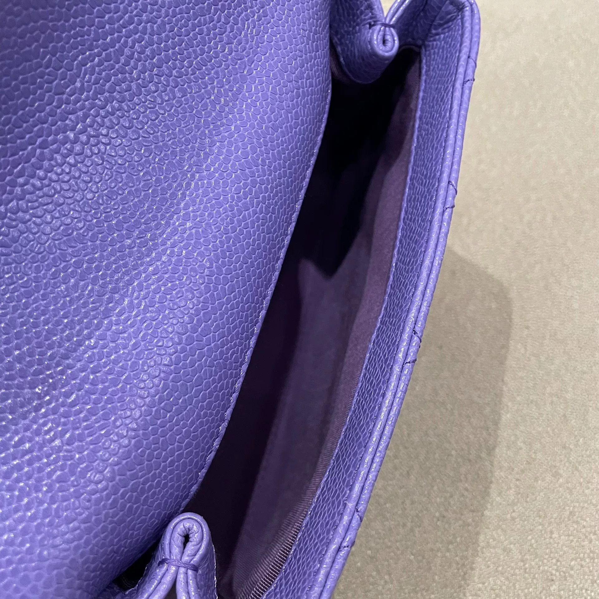 Chanel Pre-loved Bag Very good condition Size ONE SIZE - 8 Thumbnail