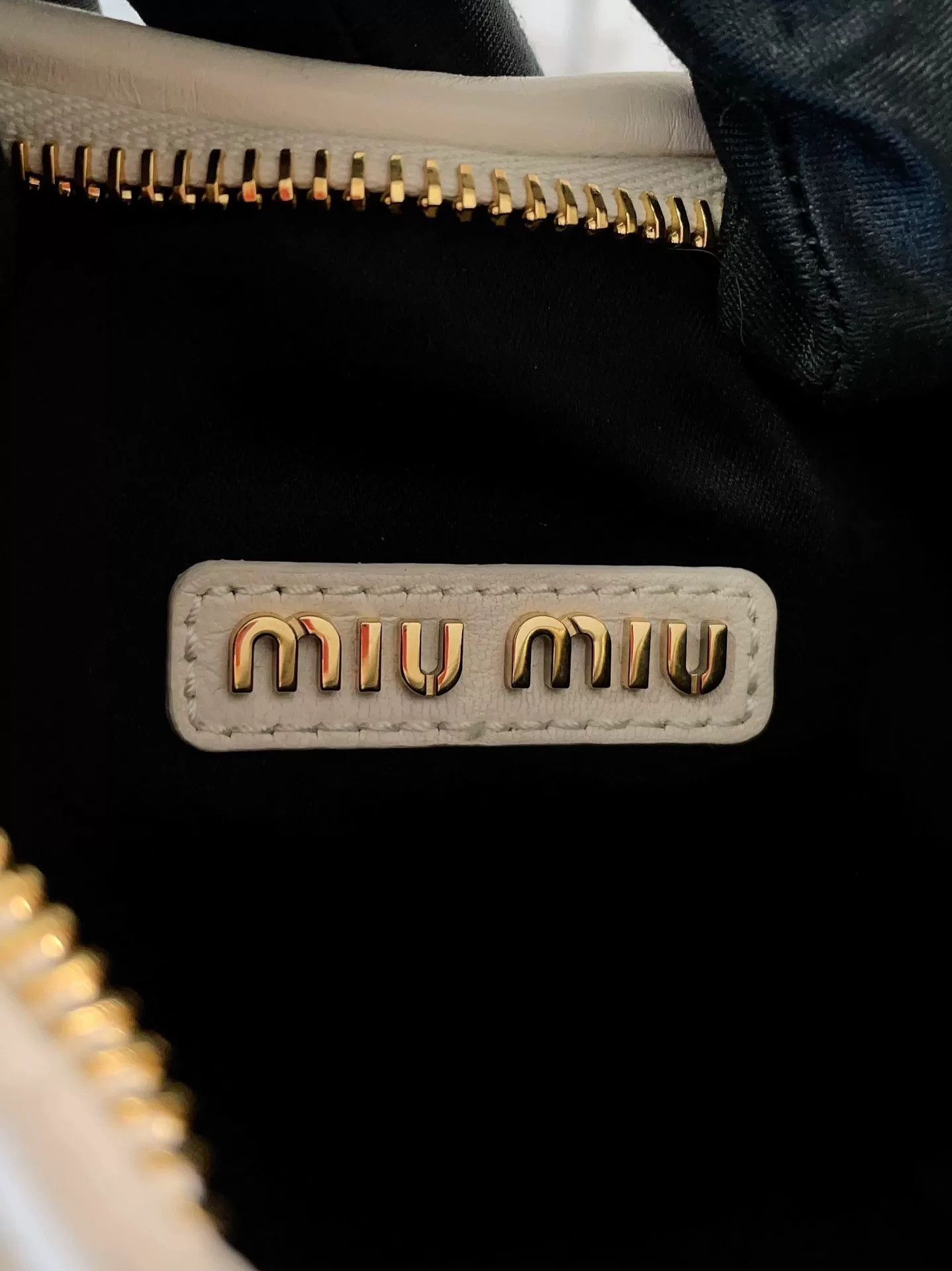 Miu Miu Pre-loved Bag Very good condition Size ONE SIZE - 8 Thumbnail