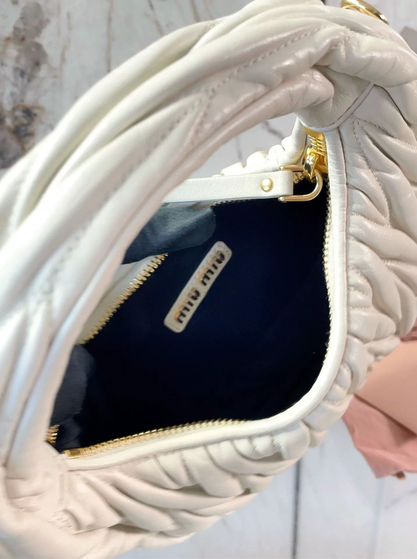 Miu Miu Pre-loved Bag Very good condition Size ONE SIZE - 9 Thumbnail