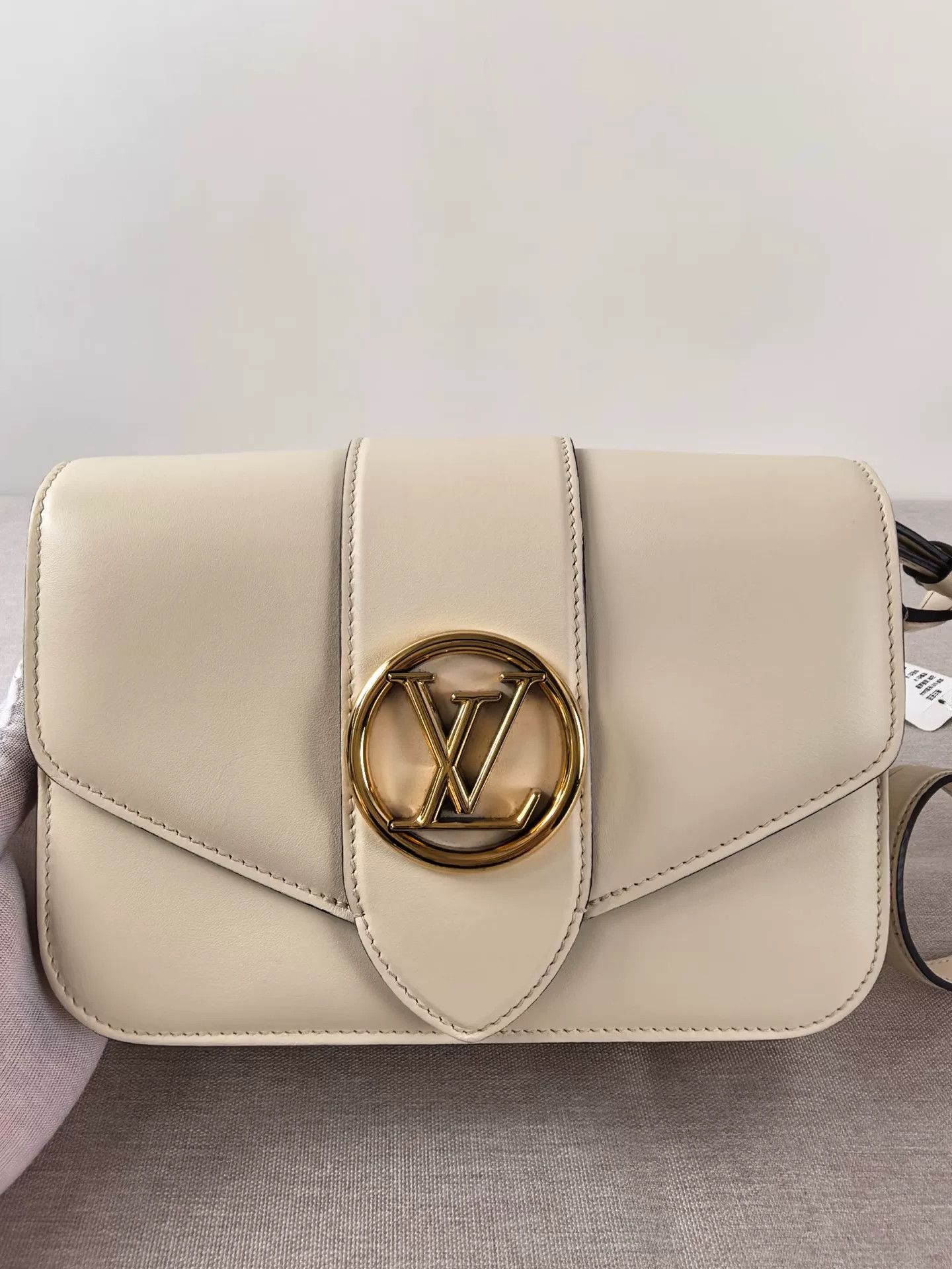 Louis Vuitton Pre-loved Bag Very good condition Size ONE SIZE - 9 Thumbnail