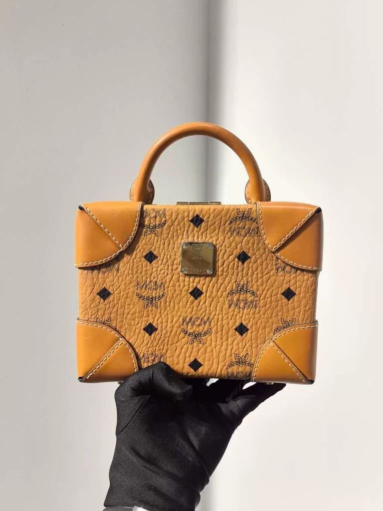 MCM Pre-loved Bag Very good condition Size ONE SIZE - 2 Thumbnail