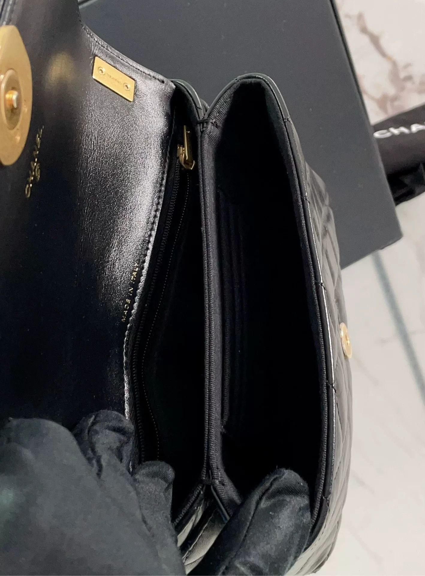 Chanel Pre-loved Bag Very good condition Size ONE SIZE - 9 Thumbnail