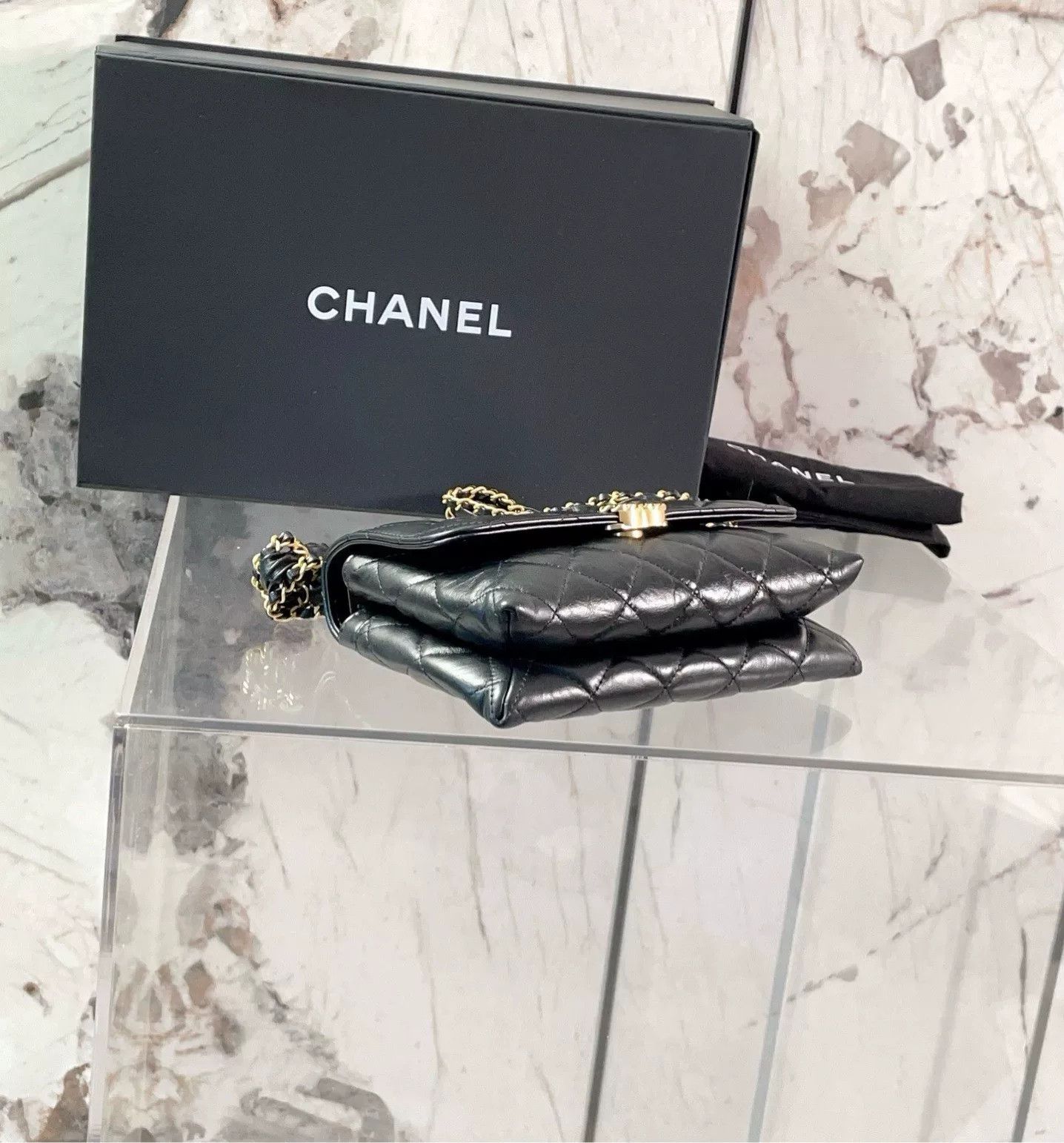 Chanel Pre-loved Bag Very good condition Size ONE SIZE - 5 Thumbnail