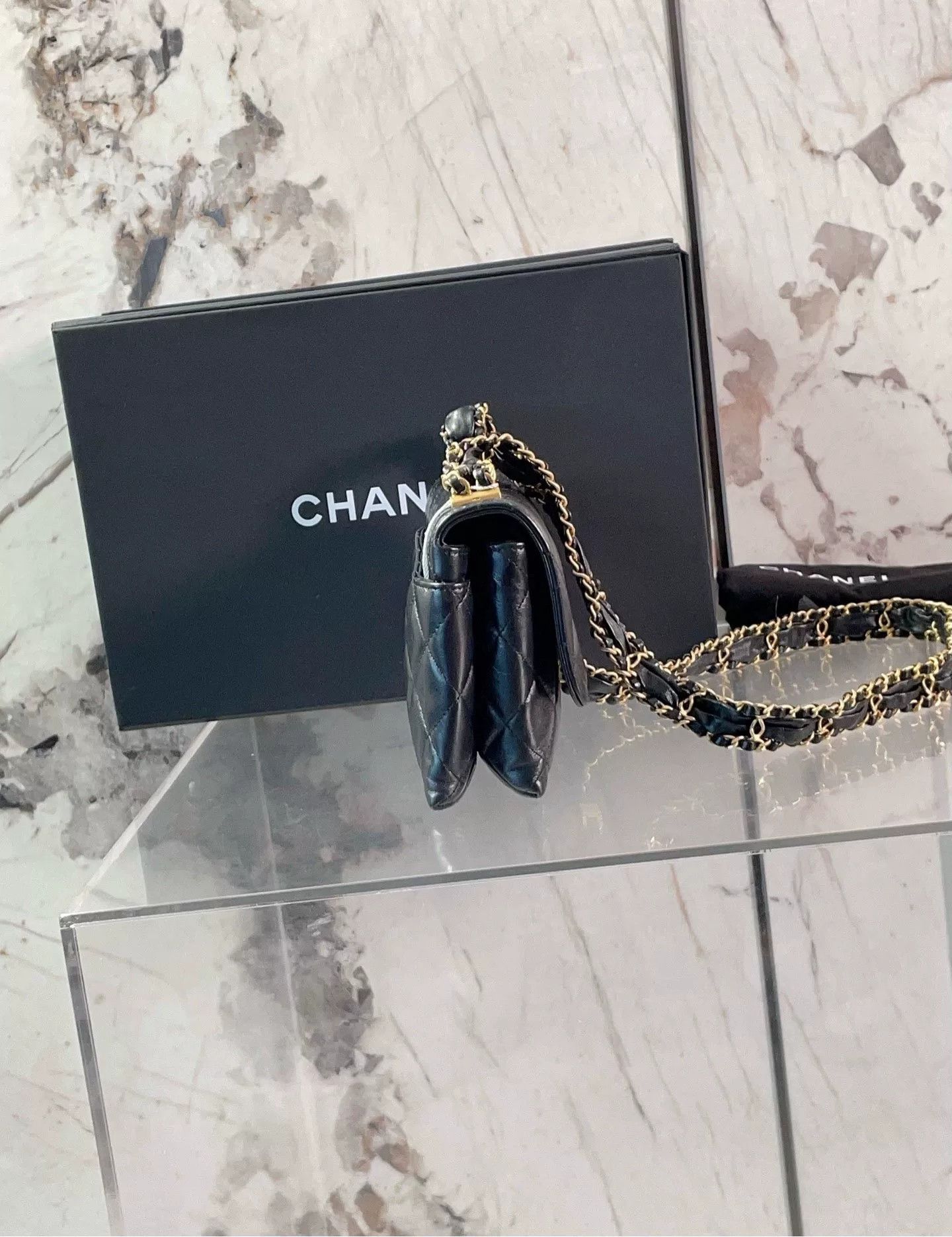 Chanel Pre-loved Bag Very good condition Size ONE SIZE - 3 Thumbnail