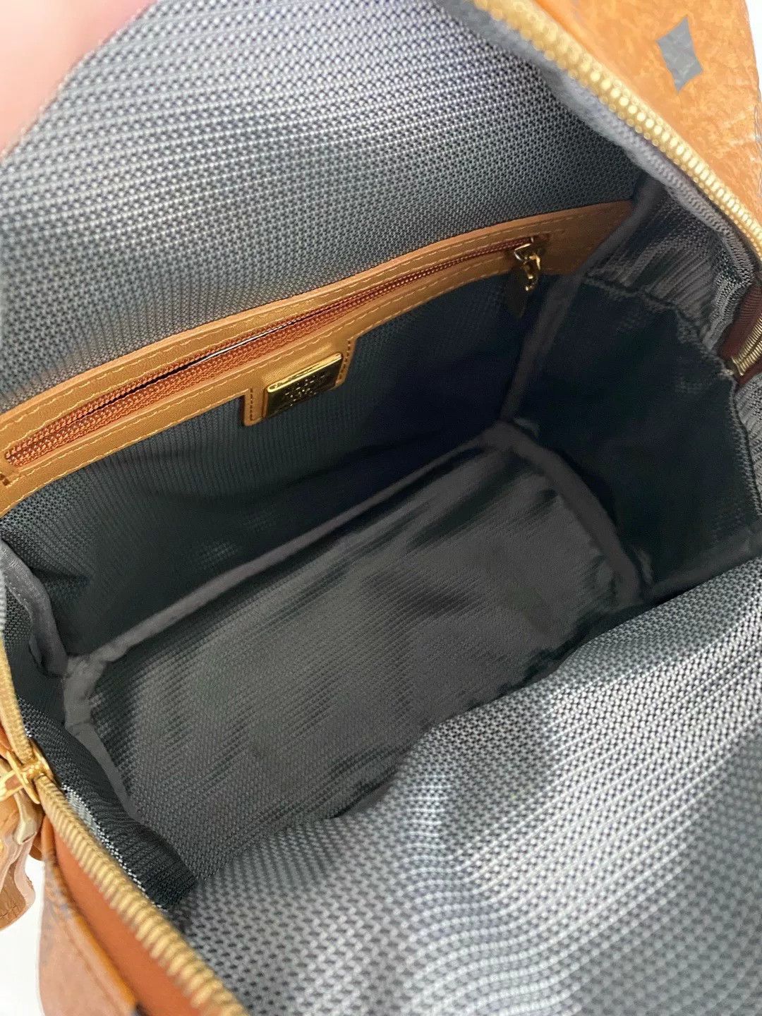 MCM Pre-loved Bag Very good condition Size ONE SIZE - 6 Thumbnail