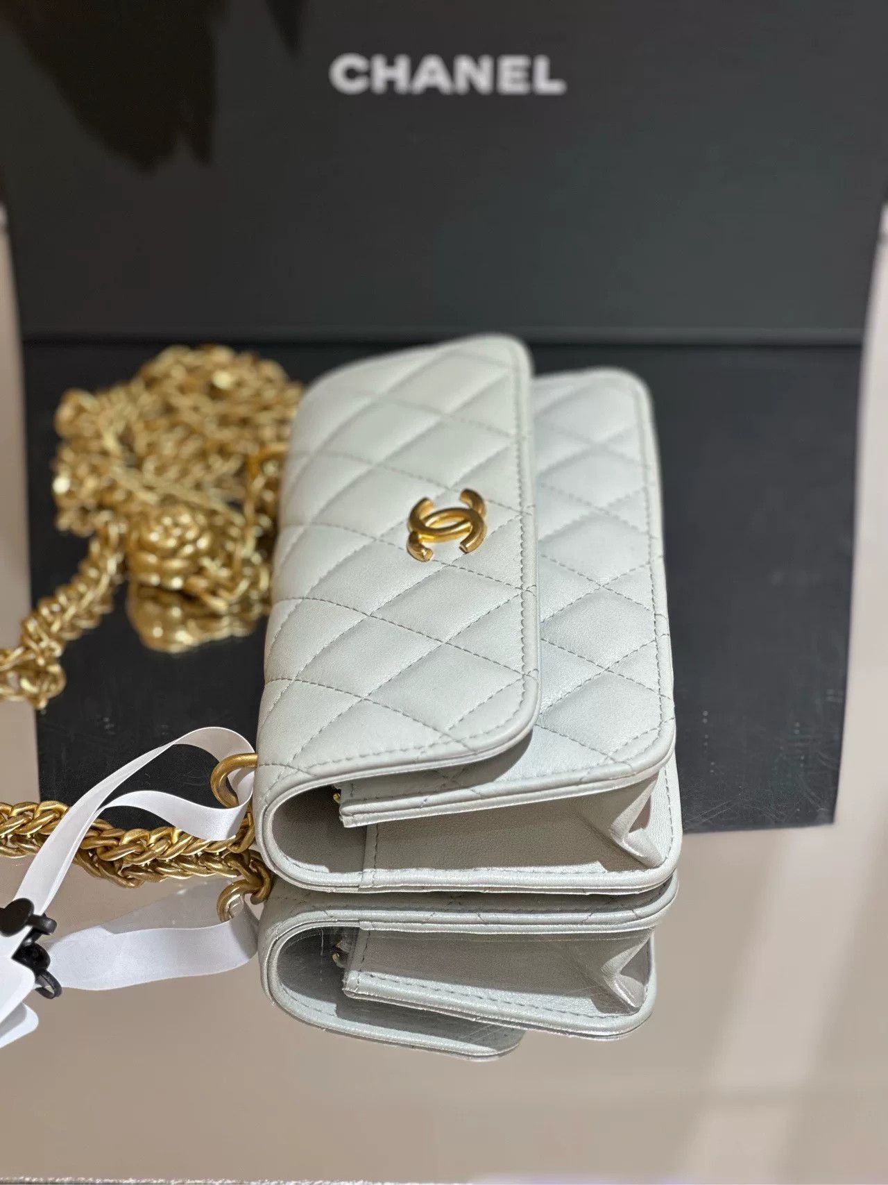 Chanel Pre-loved Bag Very good condition Size ONE SIZE - 4 Thumbnail
