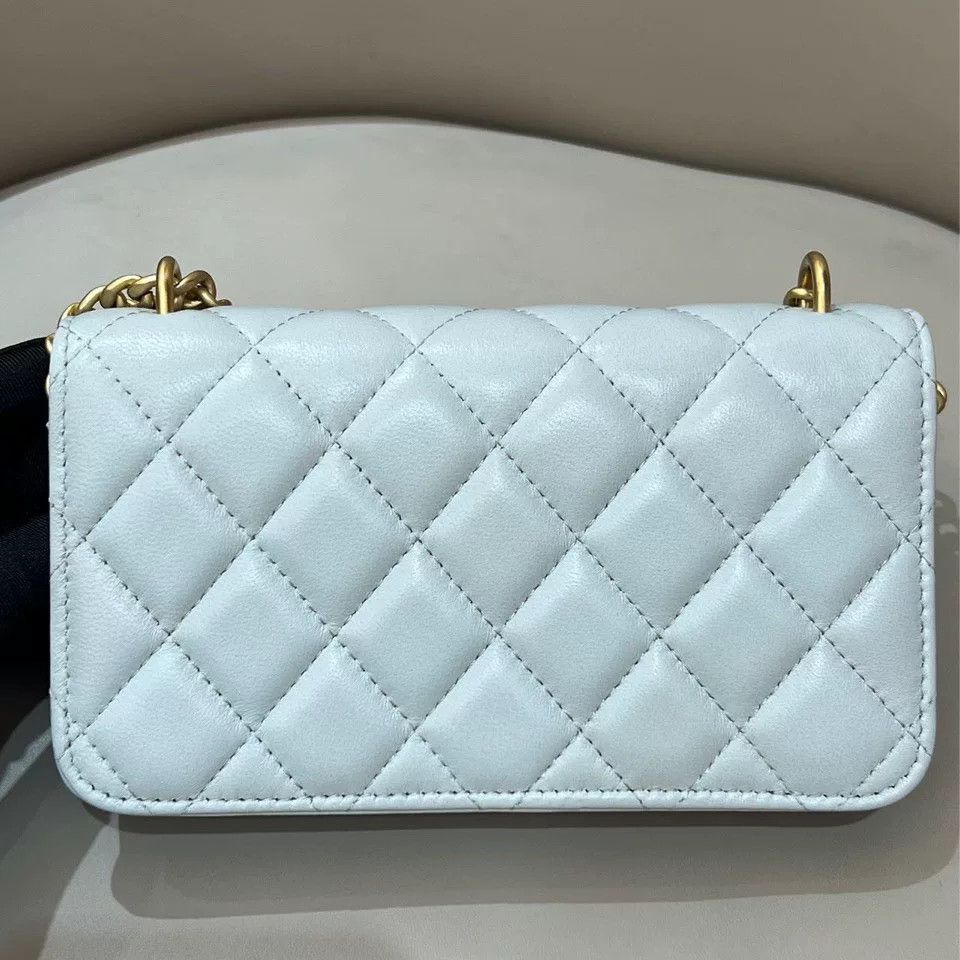 Chanel Pre-loved Bag Very good condition Size ONE SIZE - 2 Thumbnail
