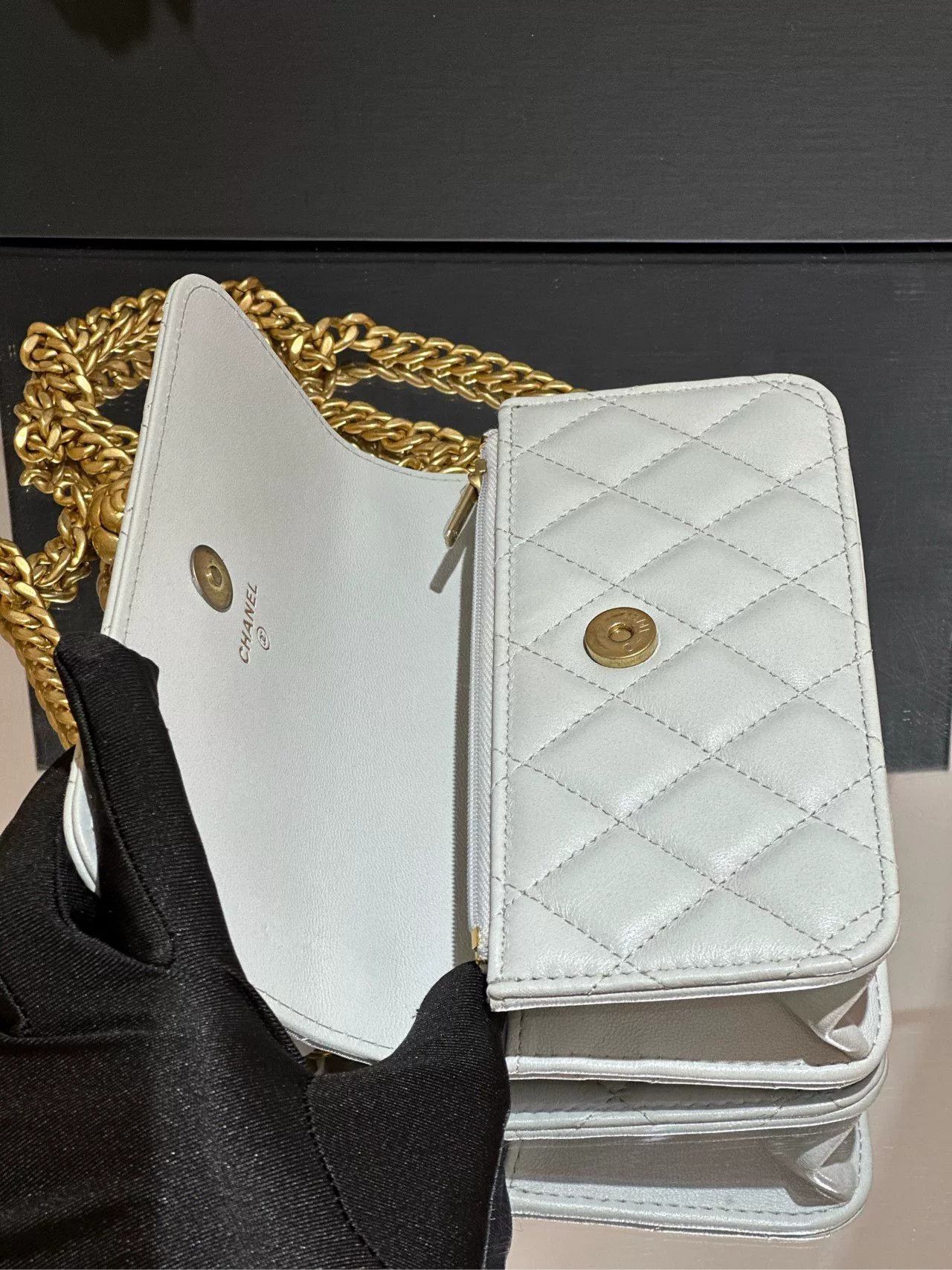 Chanel Pre-loved Bag Very good condition Size ONE SIZE - 6 Thumbnail
