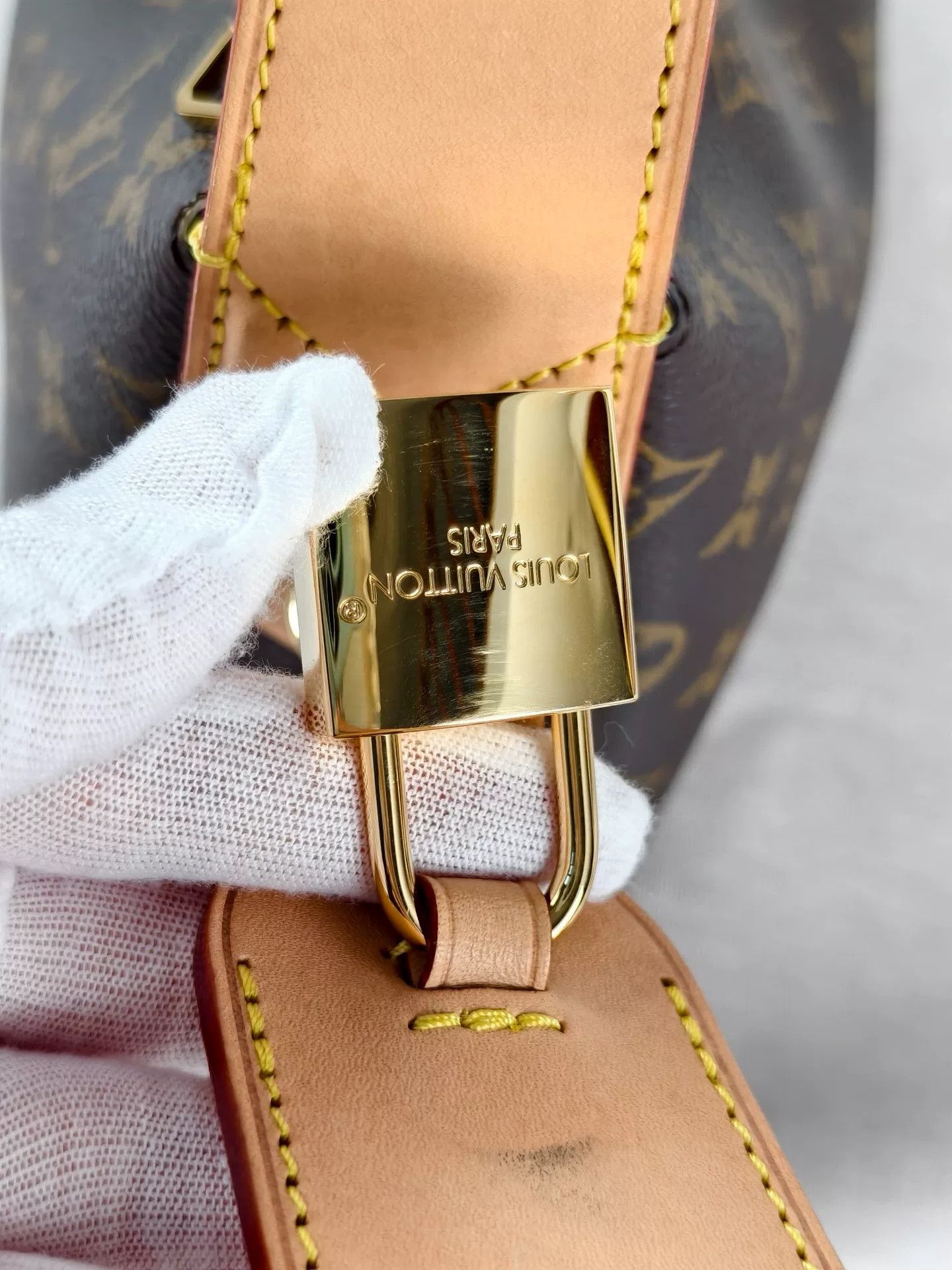 Louis Vuitton Pre-loved Bag Very good condition Size ONE SIZE - 4 Thumbnail