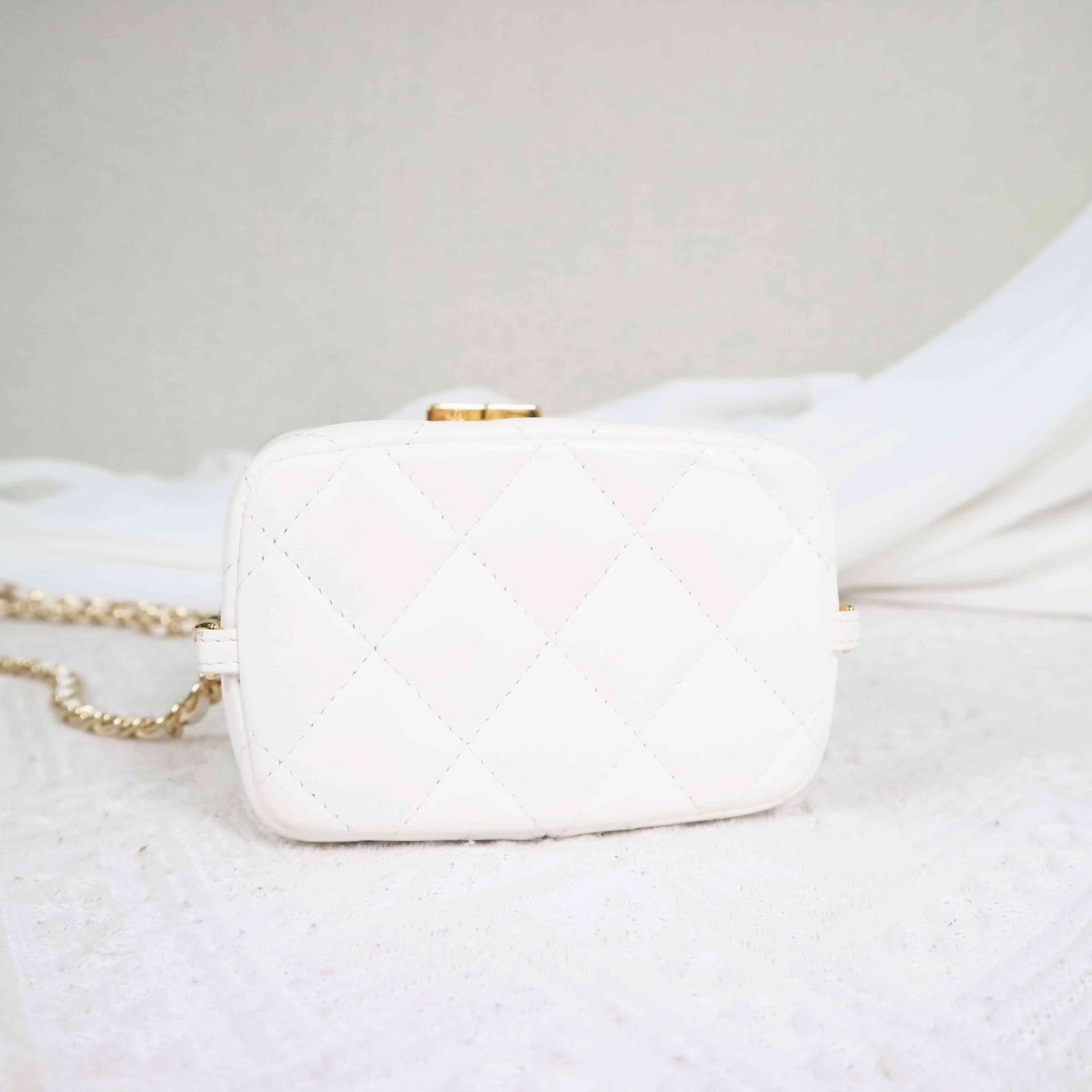 Chanel Pre-loved Bag Very good condition Size ONE SIZE - 4 Thumbnail