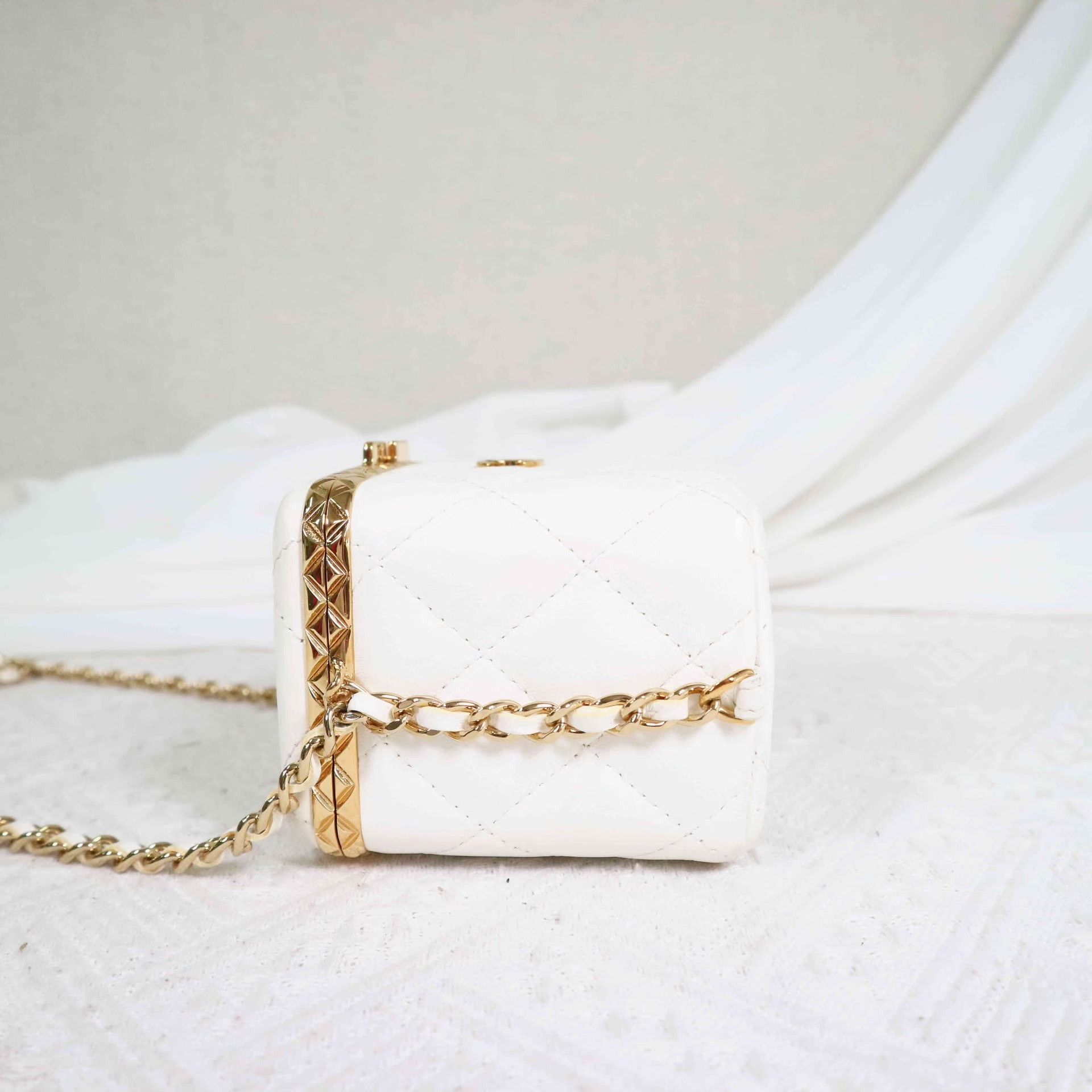 Chanel Pre-loved Bag Very good condition Size ONE SIZE - 5 Thumbnail