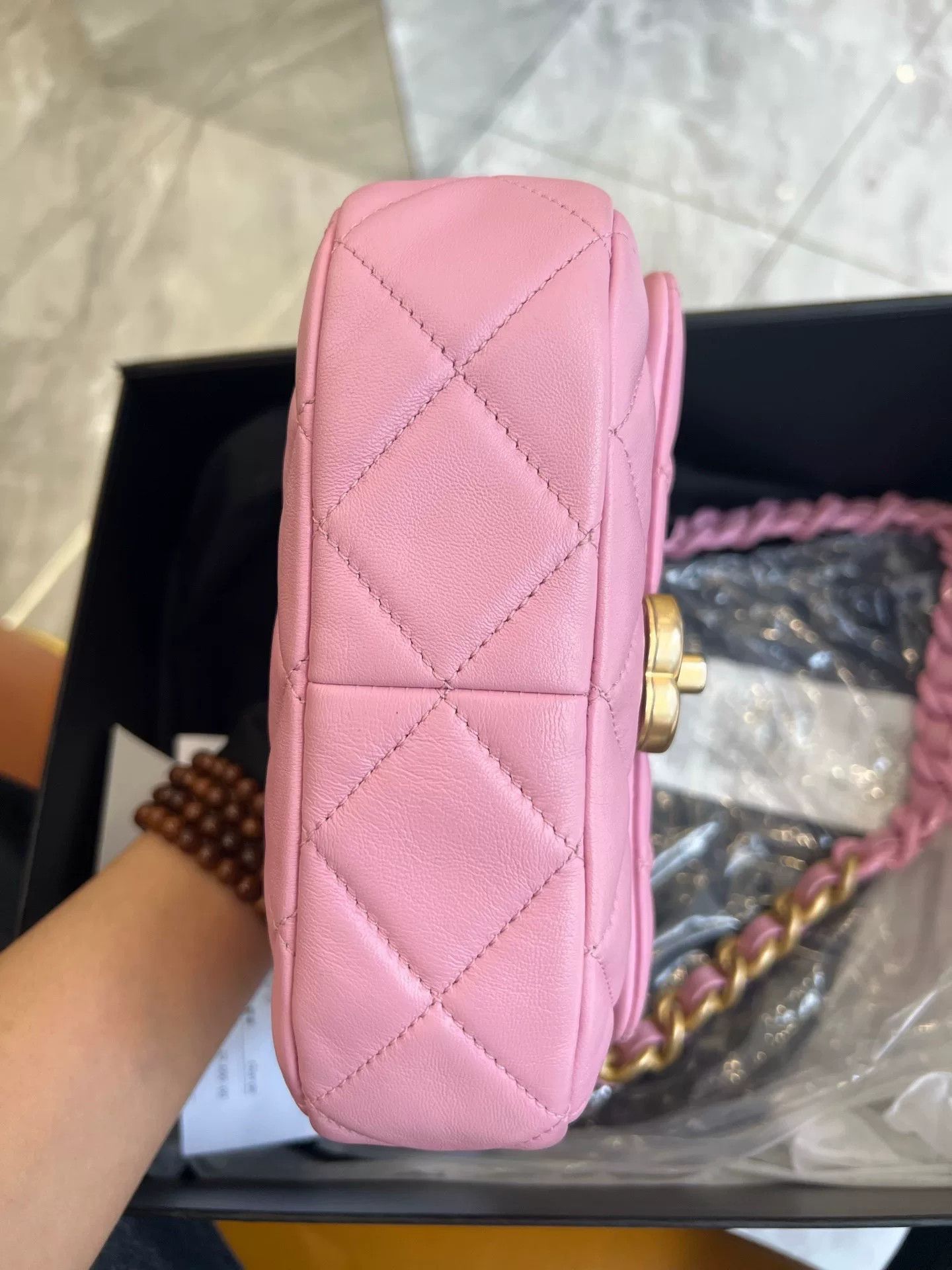Chanel Pre-loved Bag Very good condition Size ONE SIZE - 6 Thumbnail