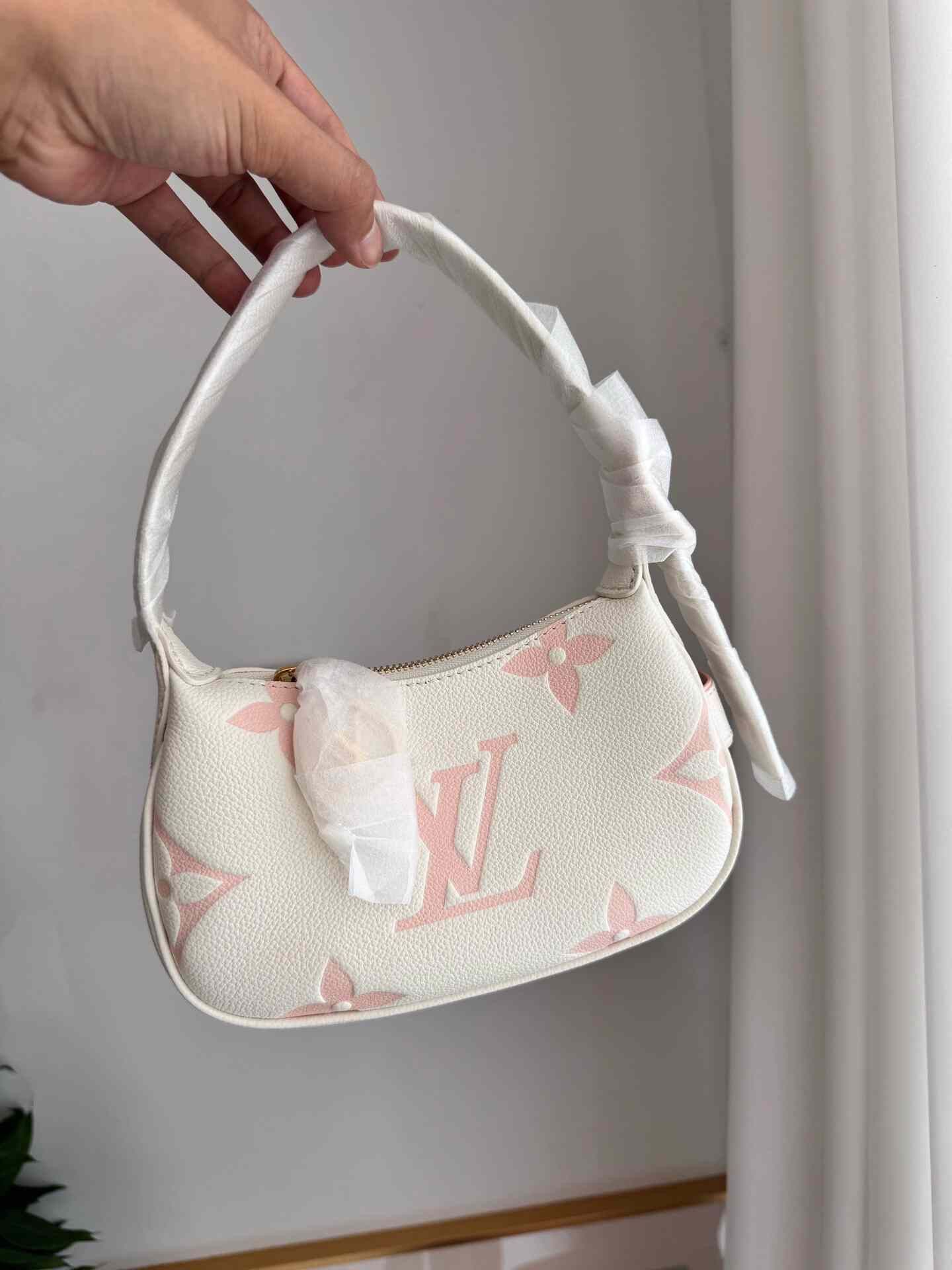 Louis Vuitton Pre-loved Bag Very good condition Size ONE SIZE - 2 Thumbnail