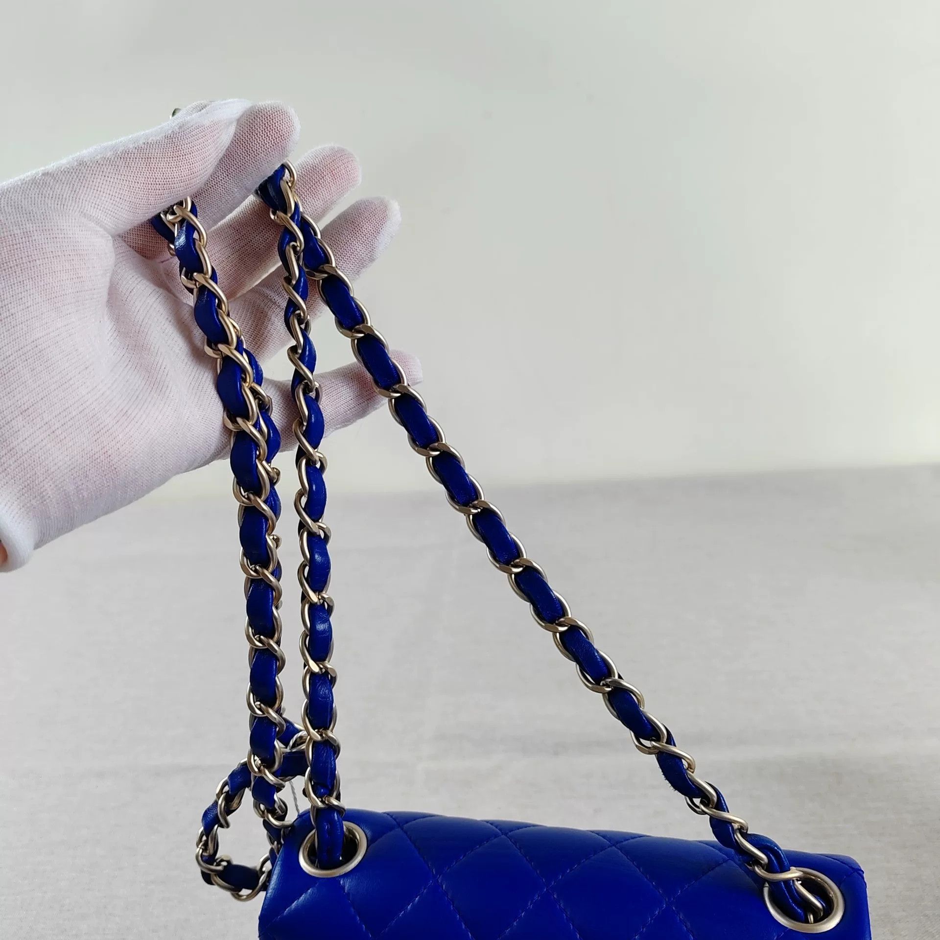 Chanel Pre-loved Bag Very good condition Size ONE SIZE - 2 Thumbnail