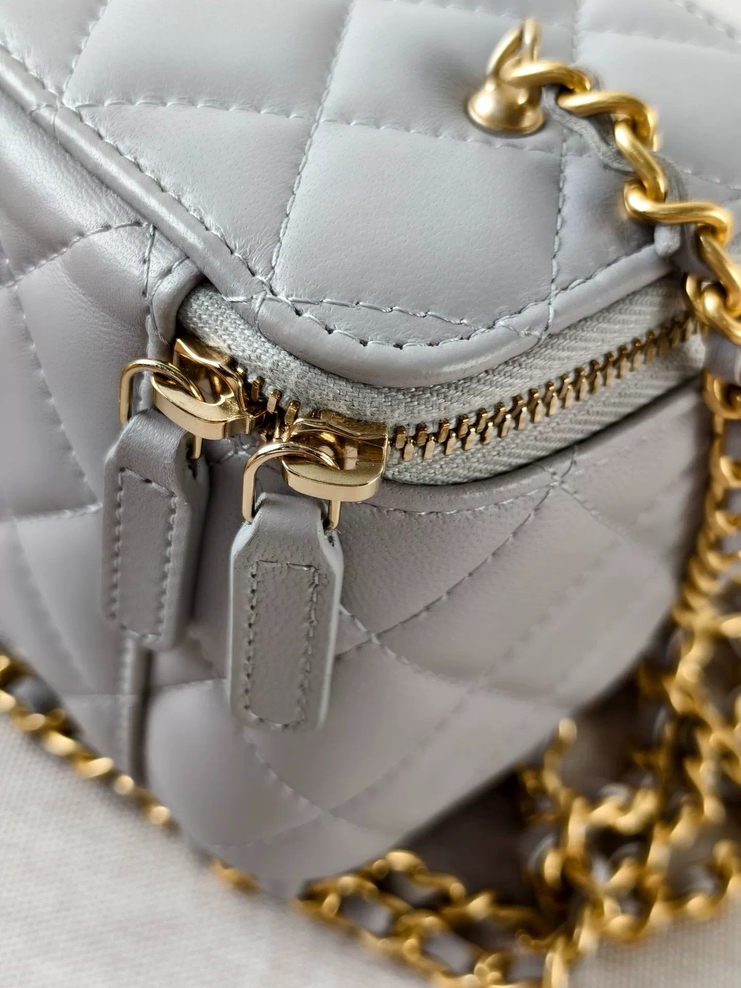 Chanel Pre-loved Bag Very good condition Size ONE SIZE - 5 Thumbnail