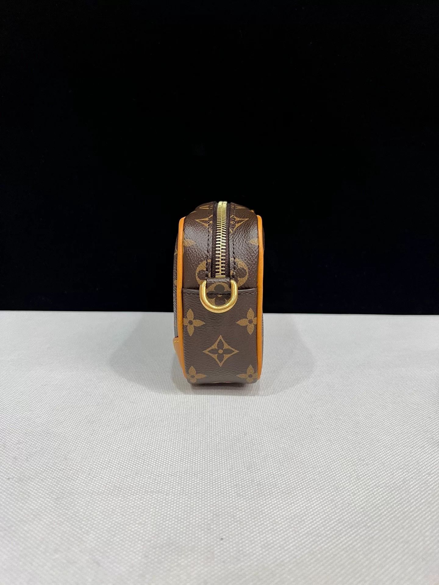 Louis Vuitton Pre-loved Bag Brand new condition Size ONE SIZE - 4 Thumbnail