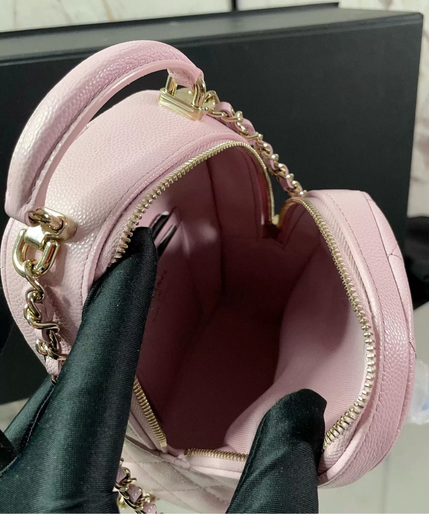 Chanel Pre-loved Bag Very good condition Size ONE SIZE - 9 Thumbnail