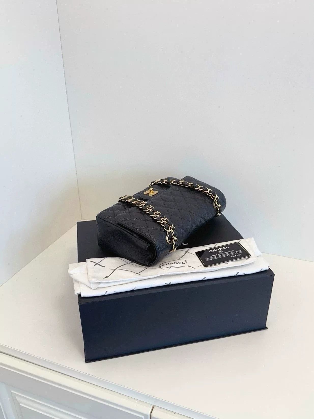 Chanel Pre-loved Bag Very good condition Size ONE SIZE - 4 Thumbnail