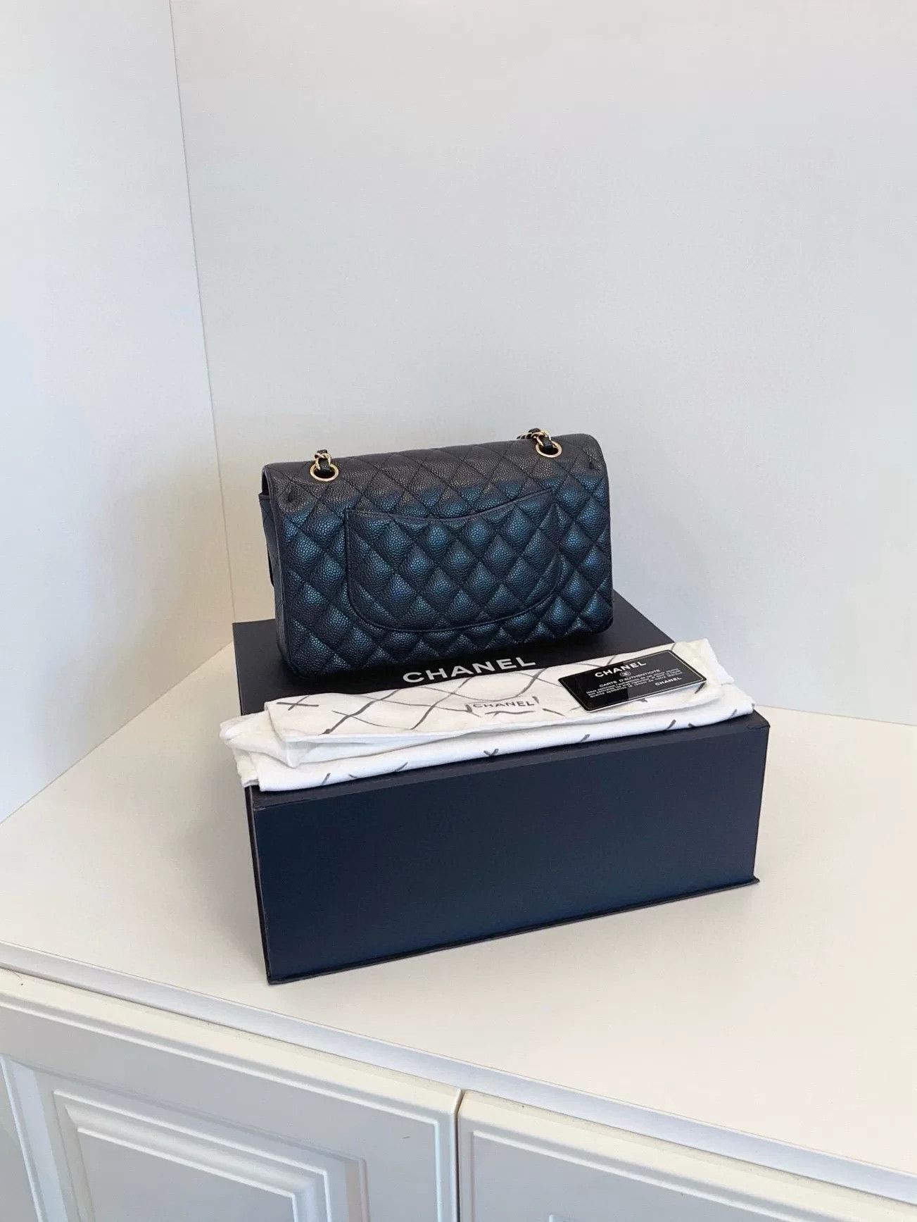 Chanel Pre-loved Bag Very good condition Size ONE SIZE - 3 Thumbnail